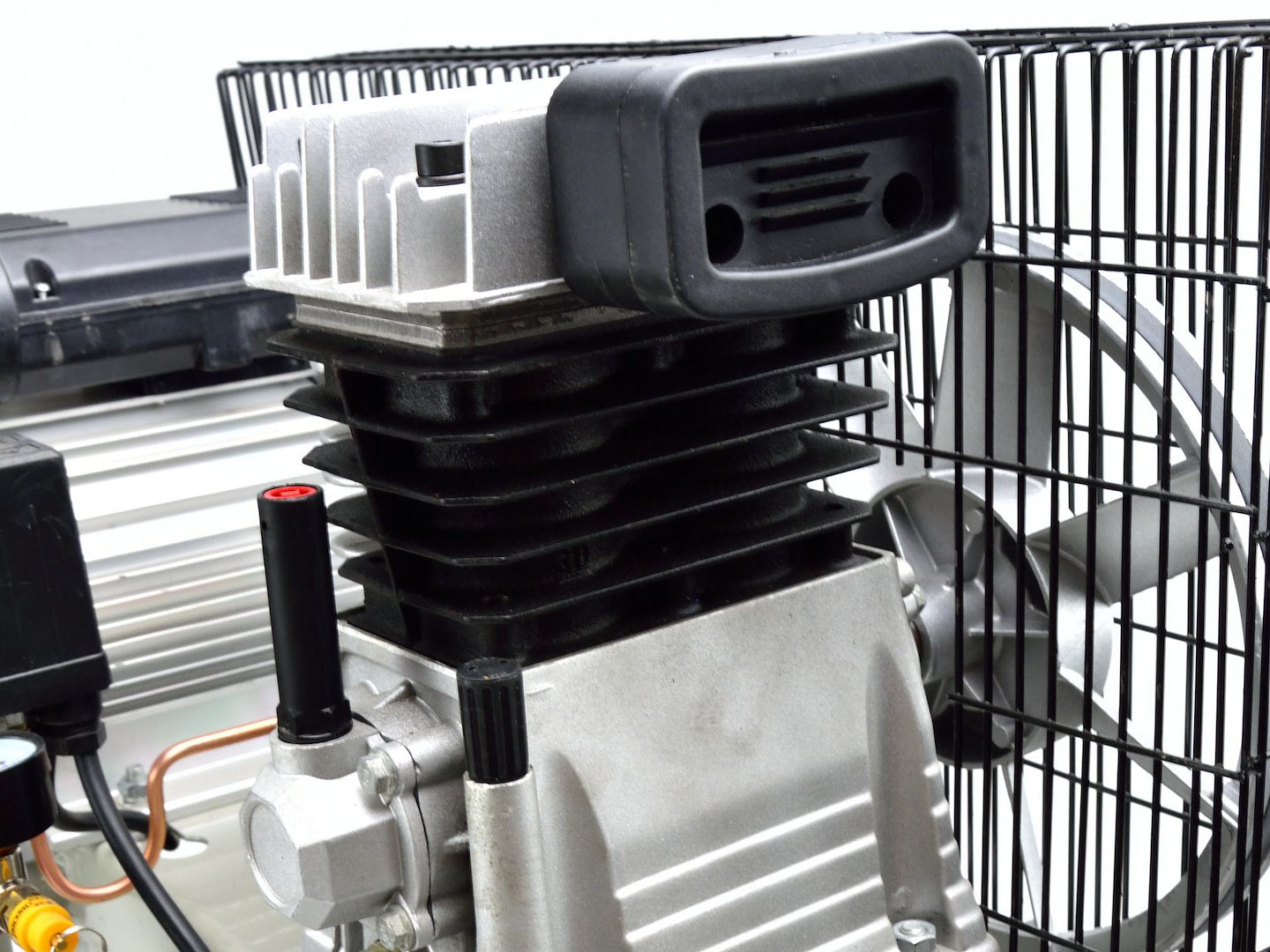 Vertikálny vzduchový kompresor 100l, 390l/min., 220V, Geko
