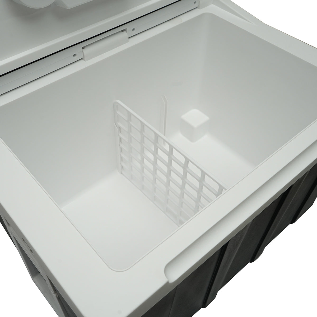 Chladiaci box - prenosná chladnička, objem 50l, 12V, 48W, s adaptérom na 220V Breckner Germany