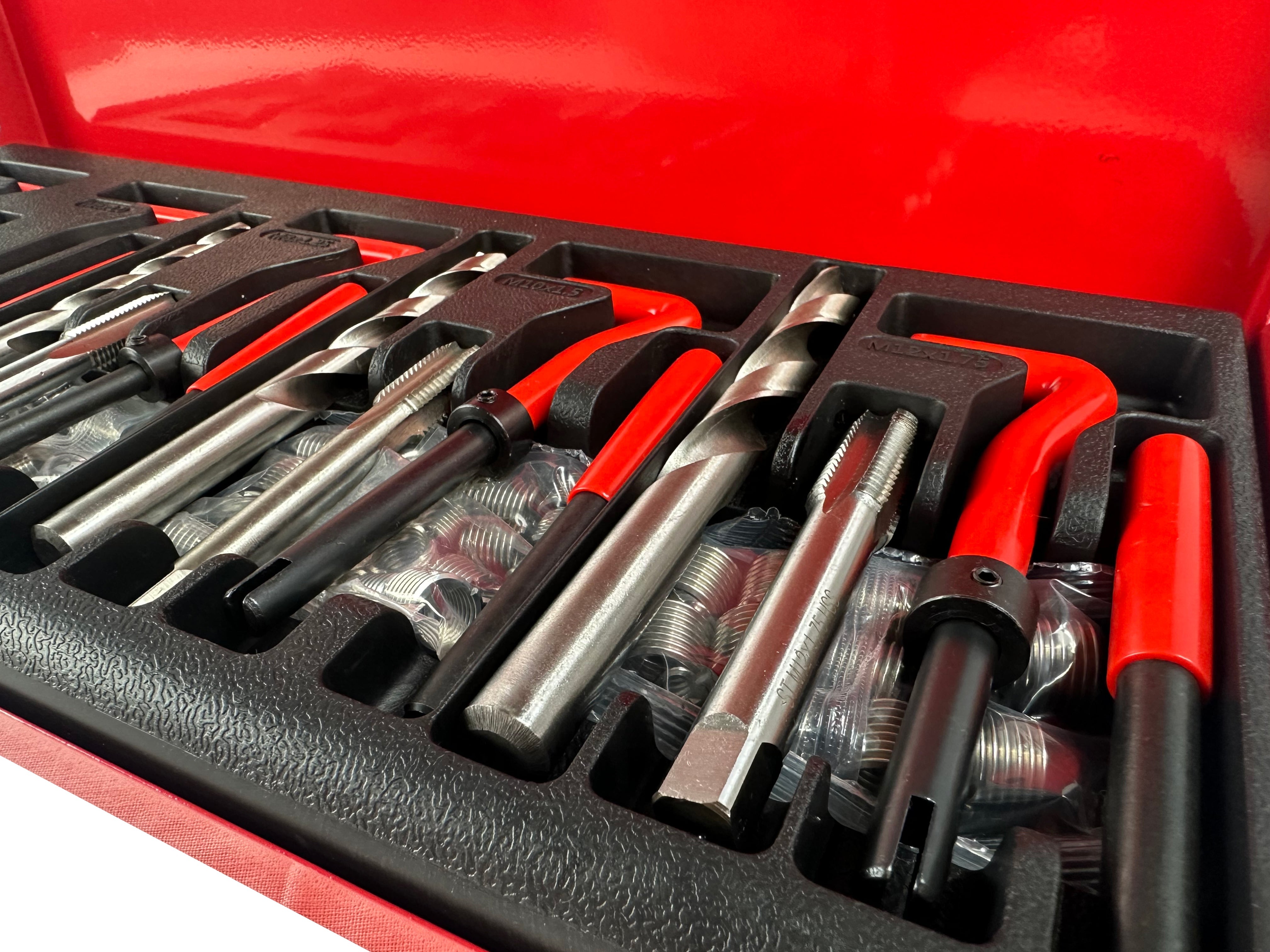 Sada na opravu závitov M5, M6, M8, M10, M12, 131ks Gebo Tools