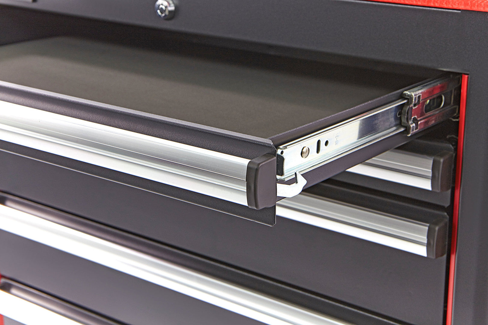 Profesionálna skrinka - vozík na náradie, 7 zásuviek HBM