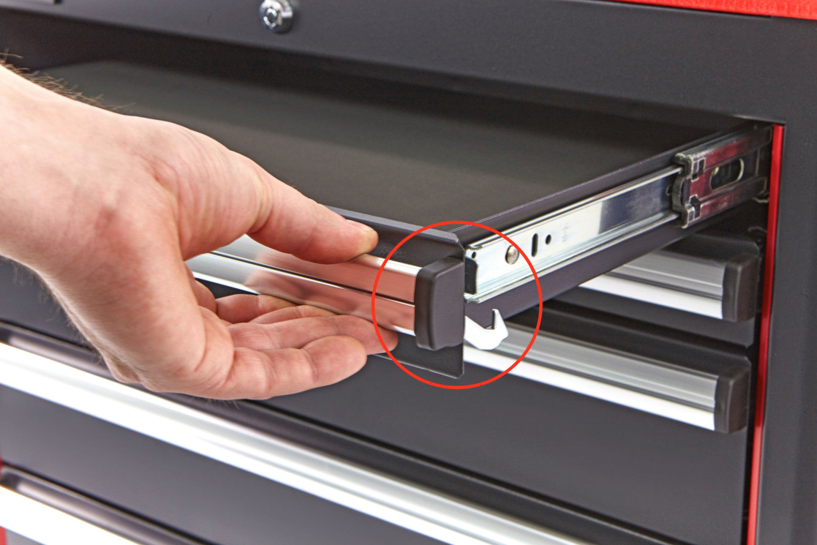 Profesionálna skrinka - vozík na náradie, 7 zásuviek HBM