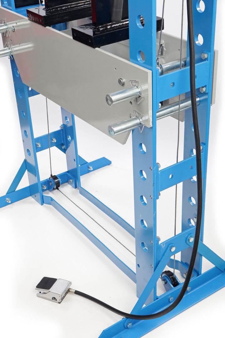 Hydropneumatický lis 75t