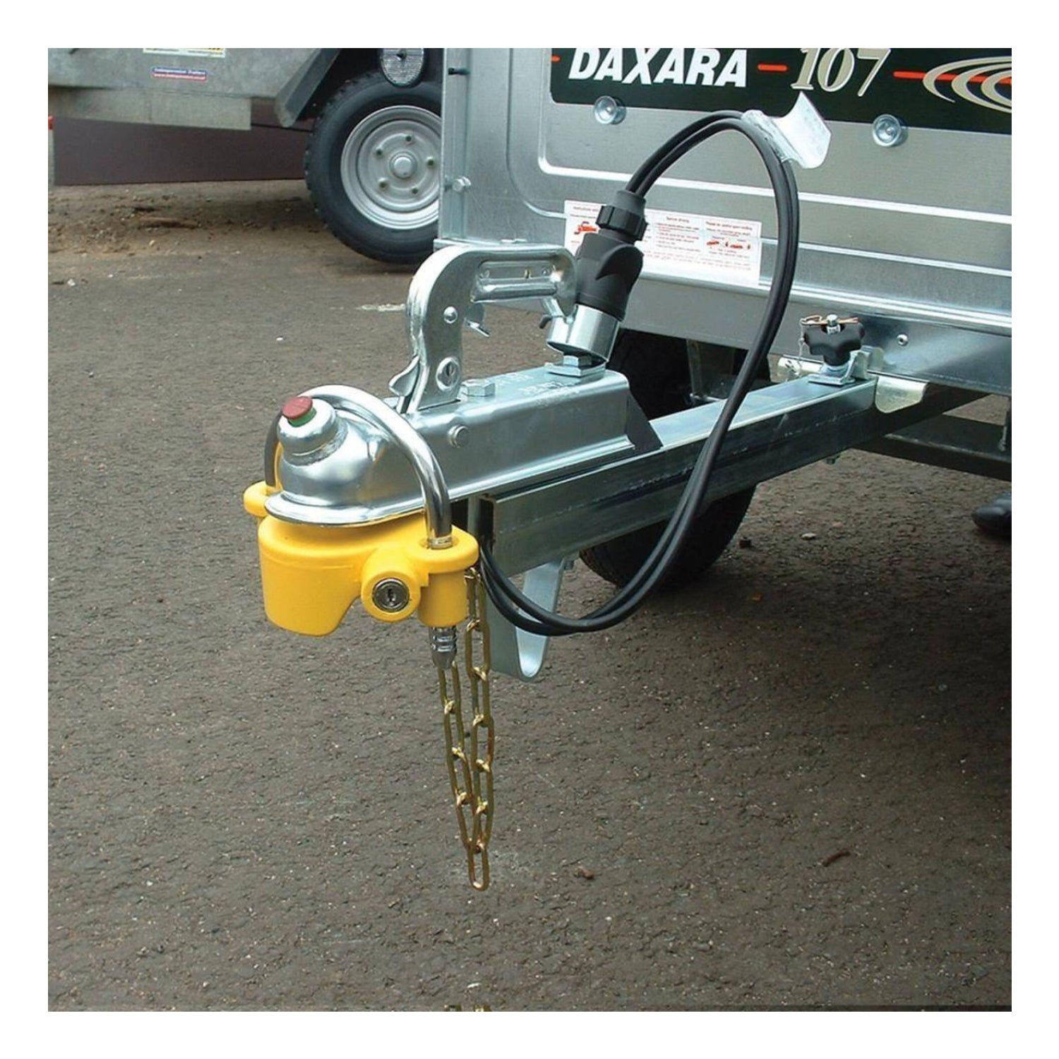 Zámok proti krádeži na spojku prívesu a karavanu