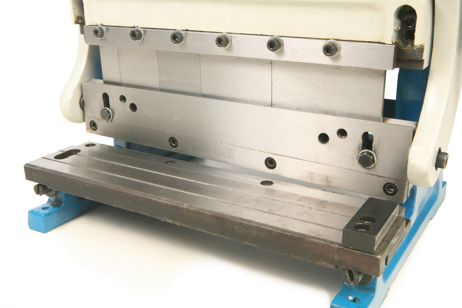 Univerzálny stroj – valcovanie, ohýbanie a strihanie plechu 305 mm – HBM