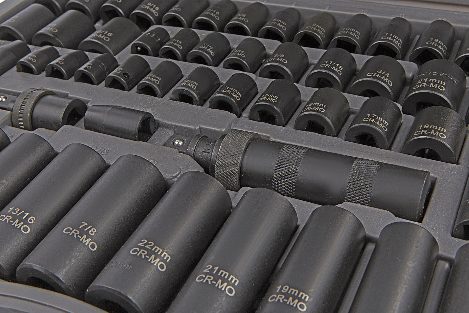 Súprava nástrčiek, bitov, nadstavcov a skrutkovača na nárazy, metrické a palcové, 119 kusov