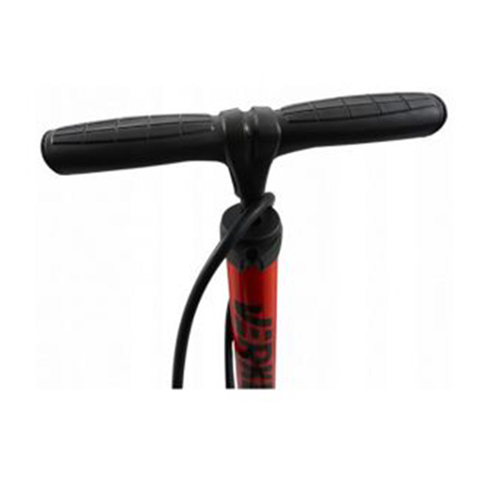 Ručná pumpa s manometrom na hustenie pneumatík