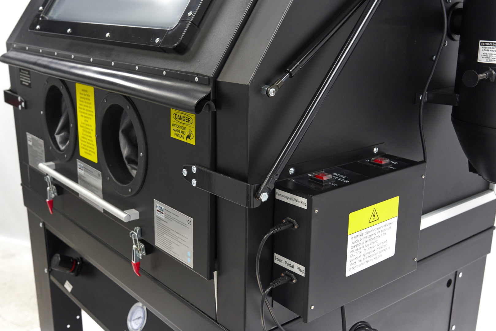 Pieskovacia kabína - box s vákuom a 2 odsávačmi SBC 990