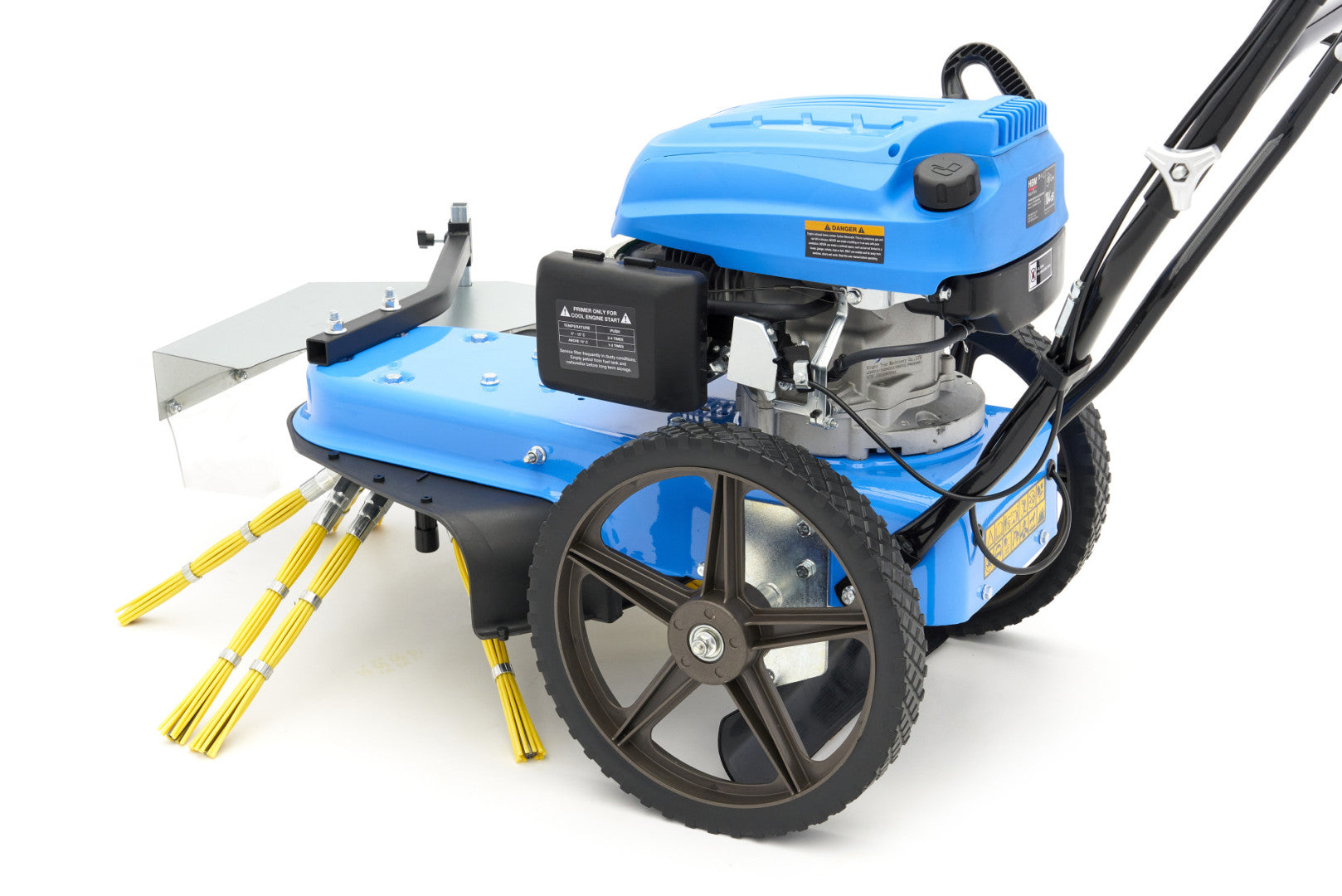 Zametací stroj s benzínovým motorom 173 cm³ a kefou na odstraňovanie buriny hbm