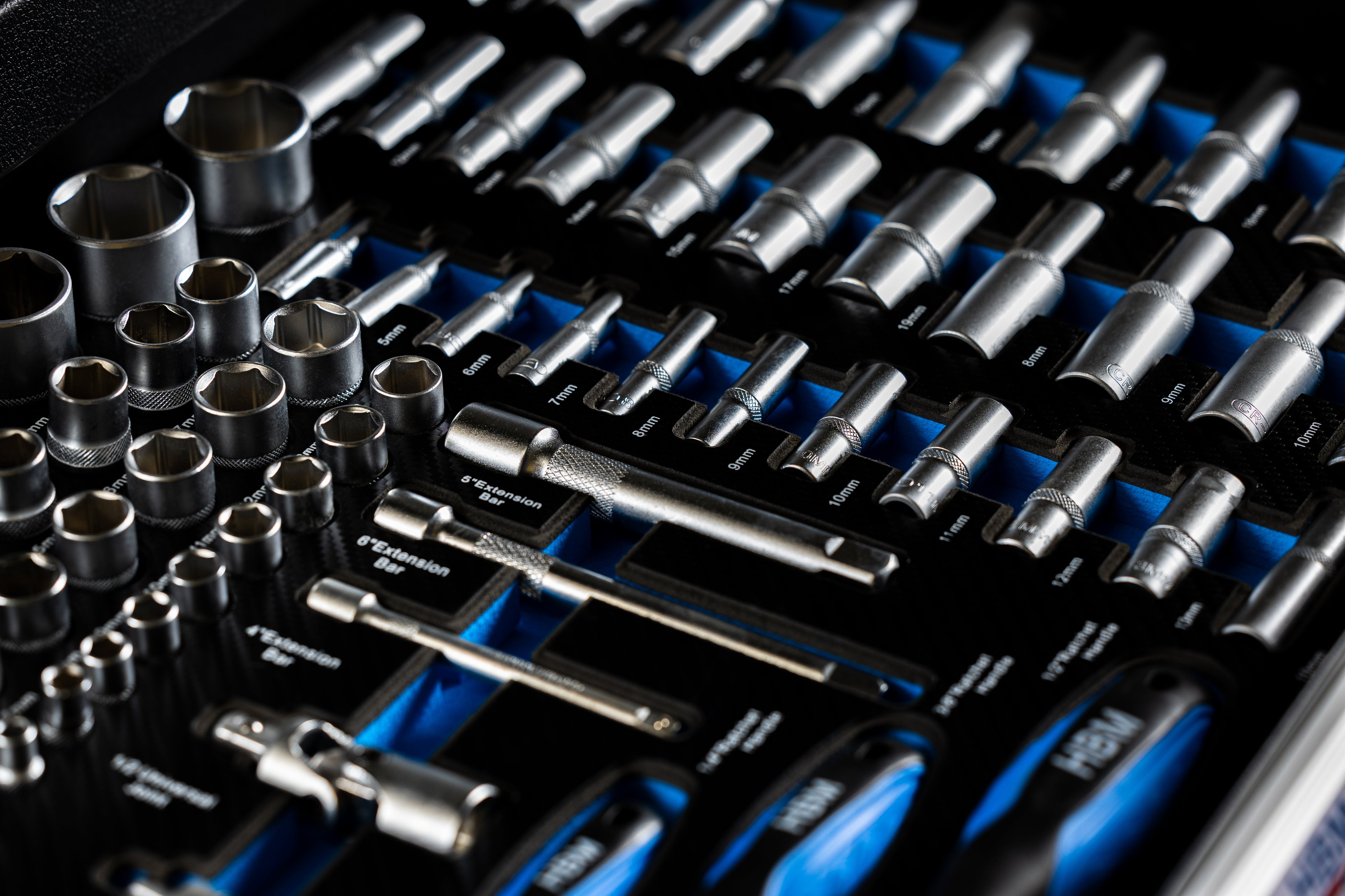 Profesionálna skrinka - dielenský vozík s náradím, so 7 zásuvkami, 245ks náradia, 6 vložiek carbon - HBM Holandsko, premium