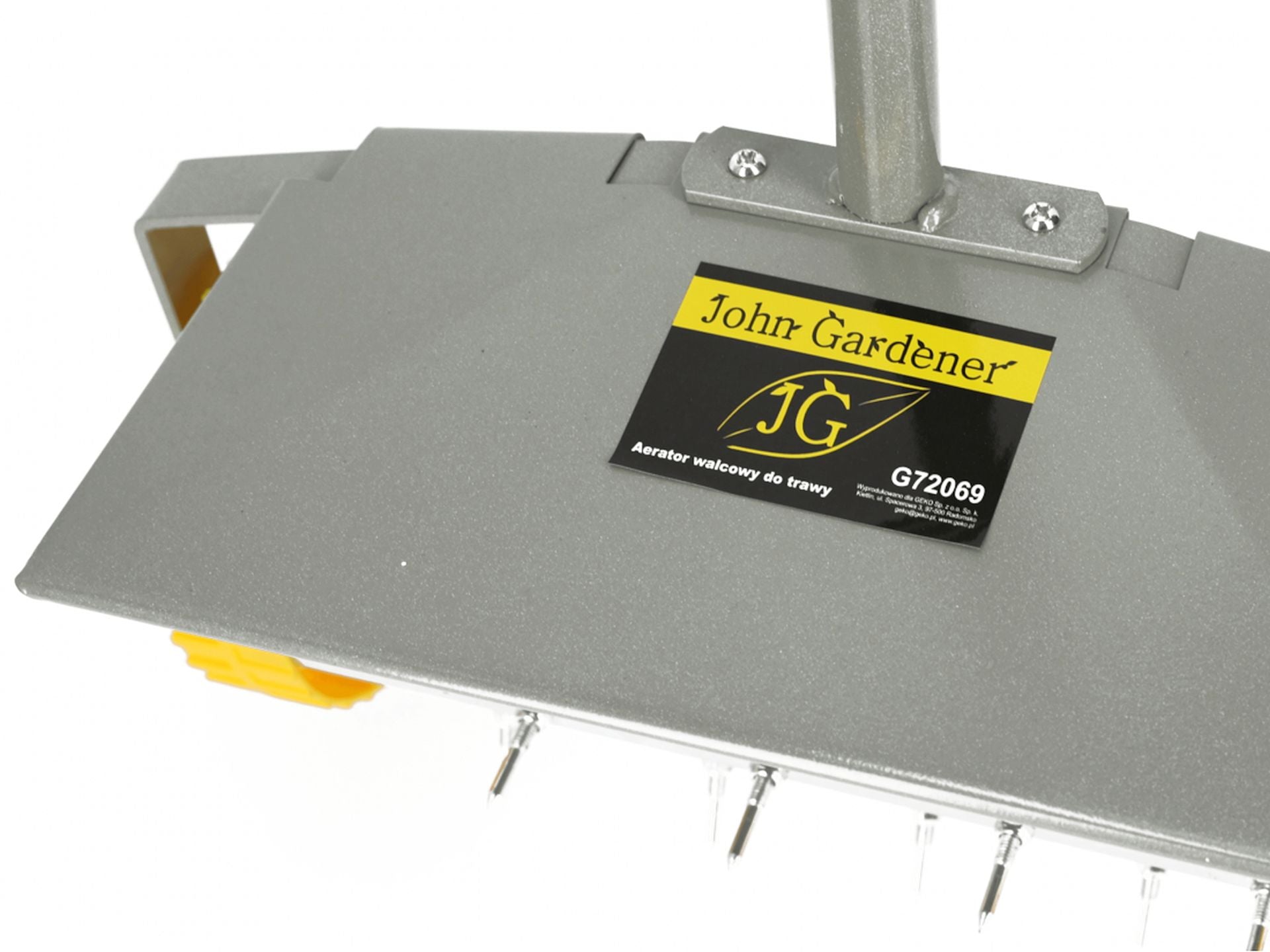 Vertikutátor s rotačným valcom a prevzdušňovačom trávnika geko