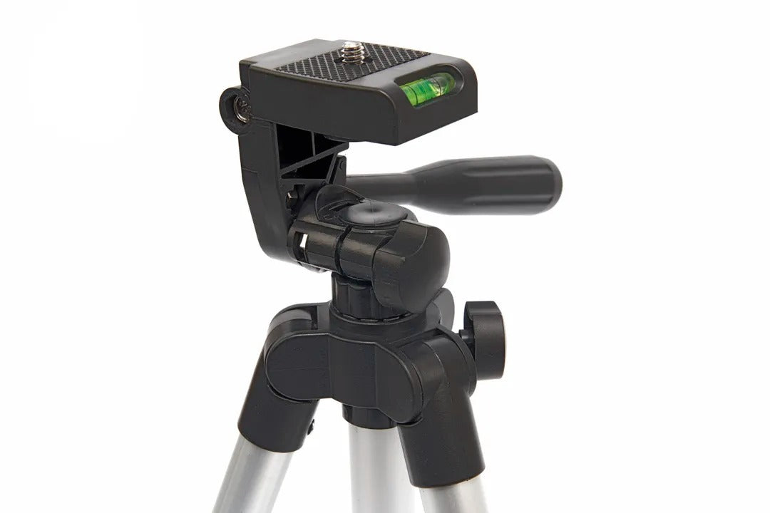 Laserová vodováha krížová so statívom, presnosť ±3 mm/10m, dosah 30m, IP54, ideálna na presné zarovnanie HBM