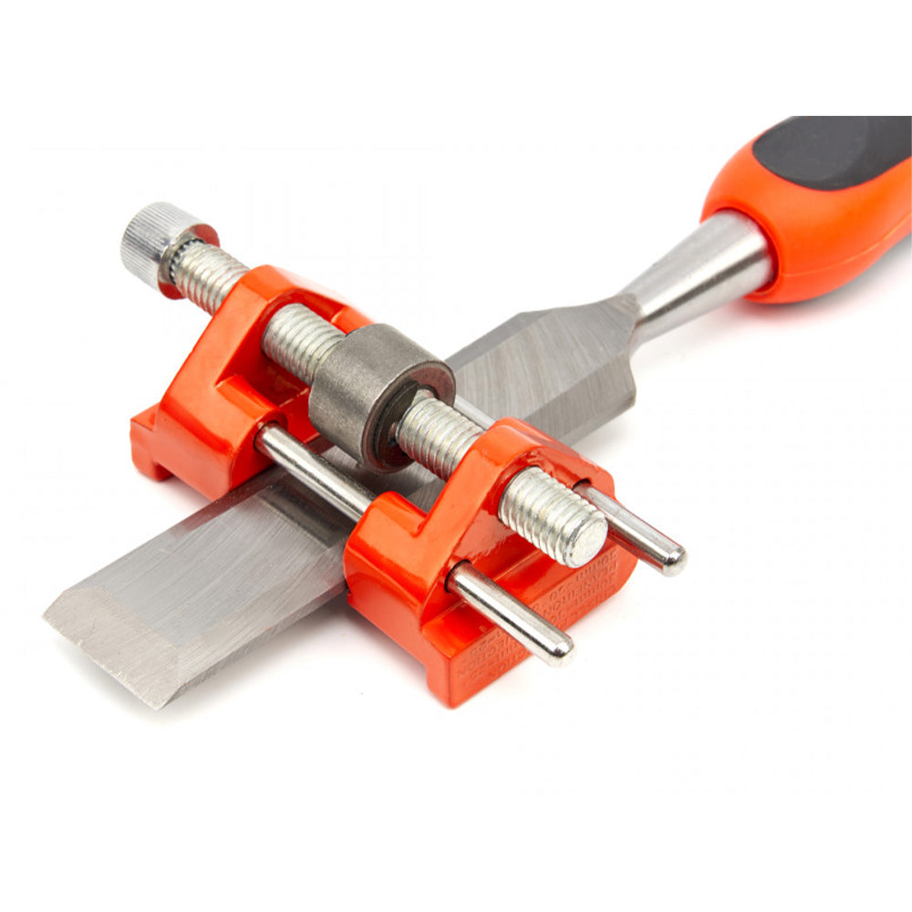 Sada 8 profesionálnych sekáčov do dreva s brúsnym kameňom a prípravkom na brúsenie