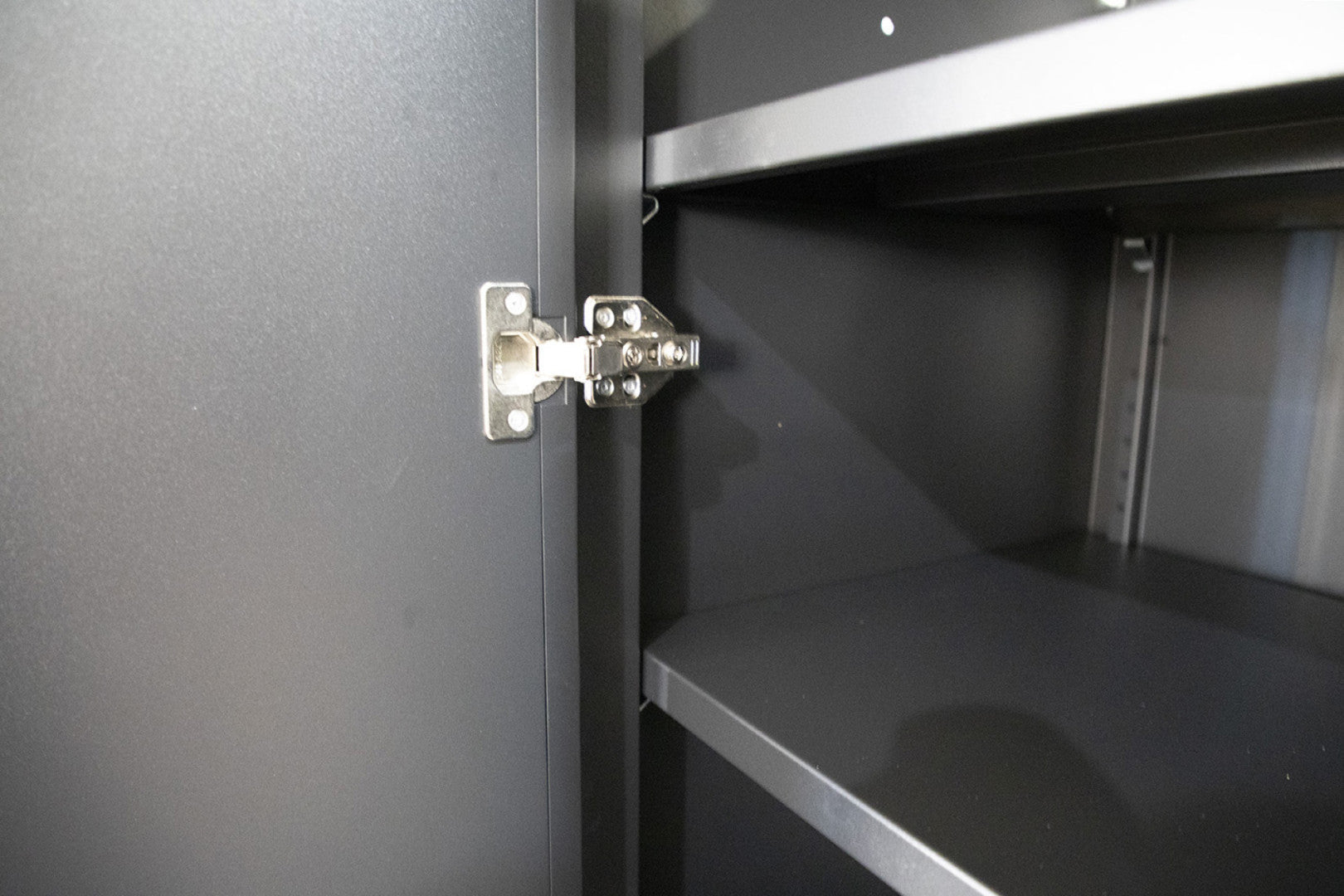 Zostava dielenského nábytku 10 dielov čierno-červená HBM