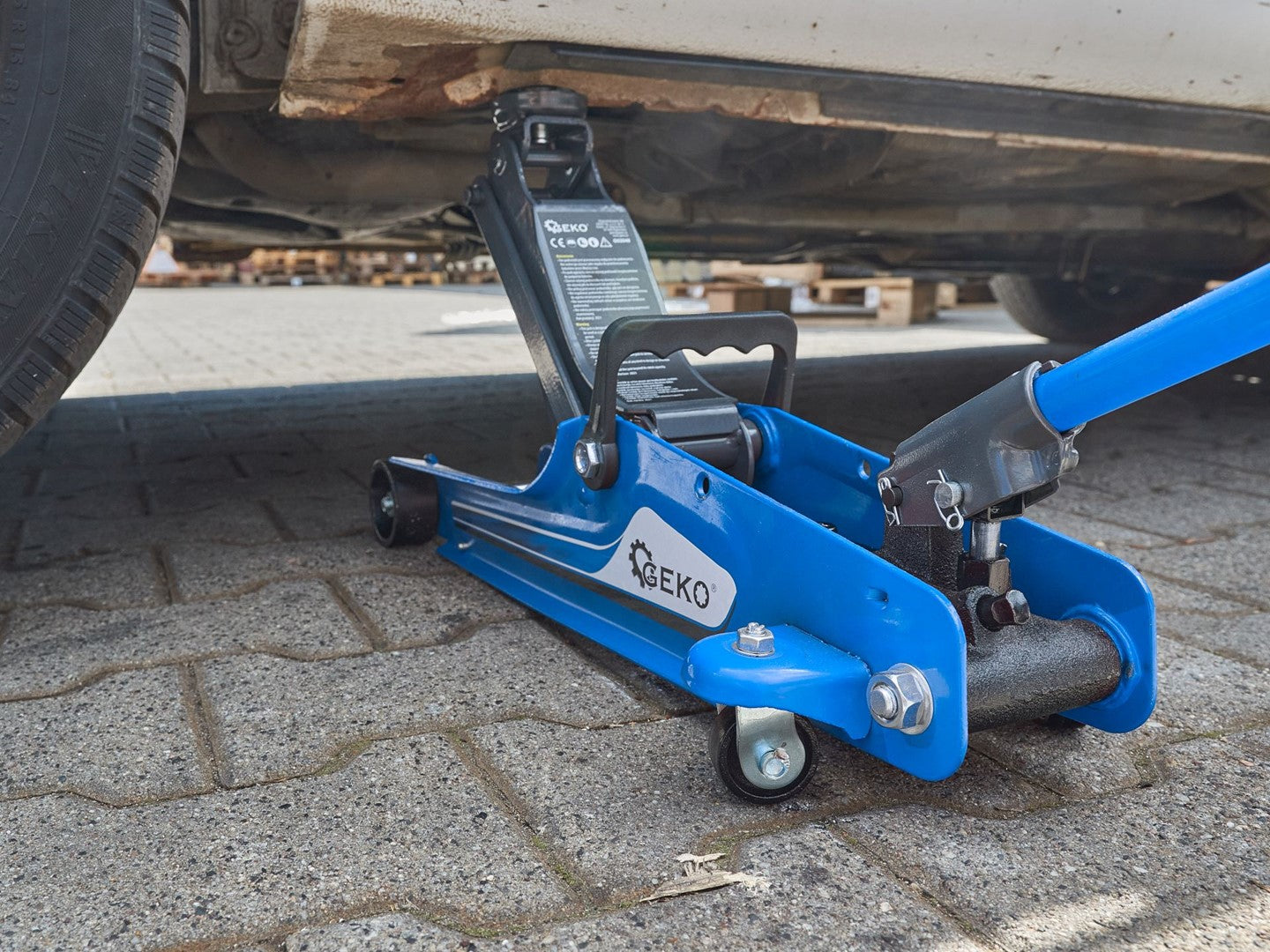 Hydraulický nízkoprofilový pojazdný zdvihák - žaba 2,5t Geko