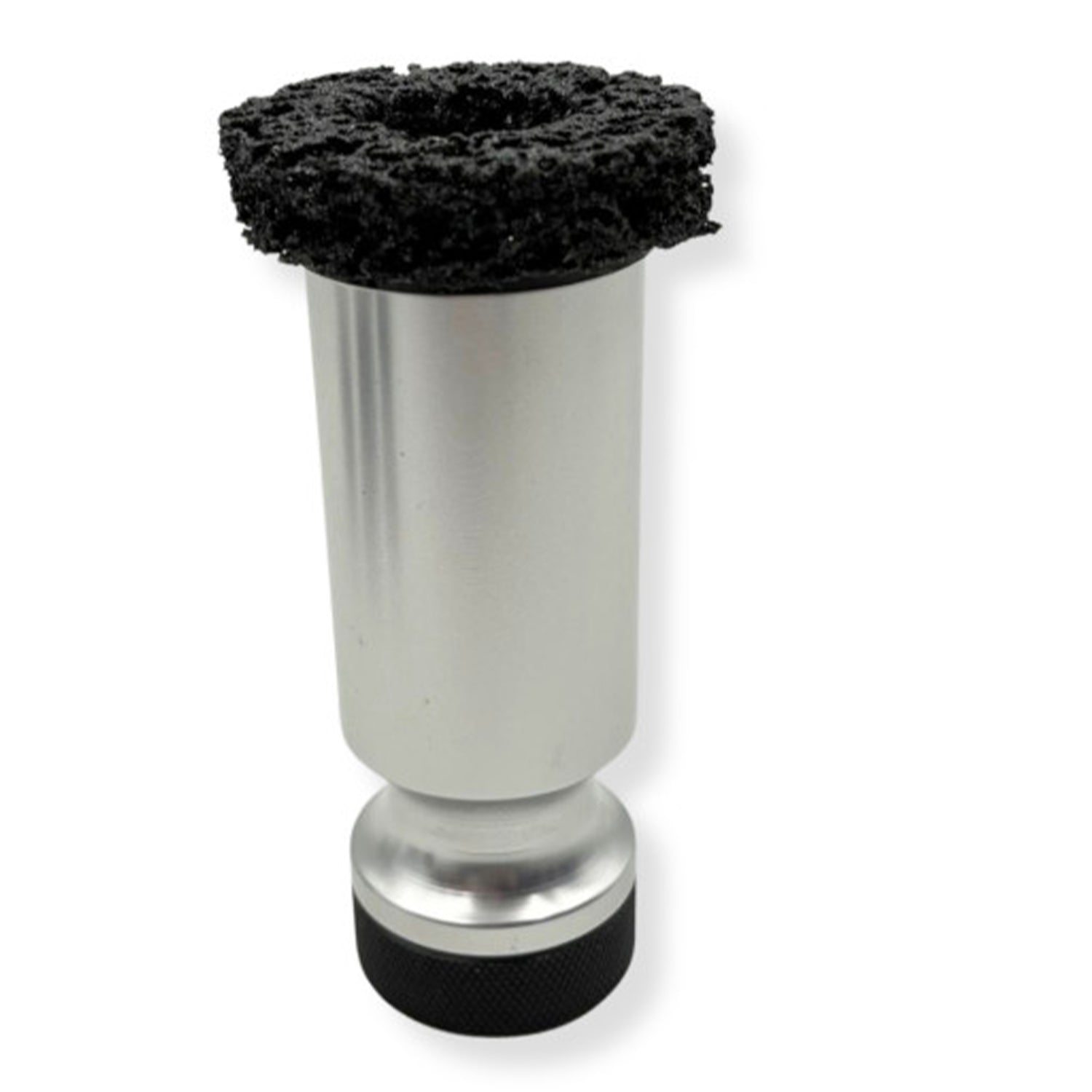 Zariadenie na čistenie skrutiek a nábojov kolies kompatibilné s rázovými pištoľami