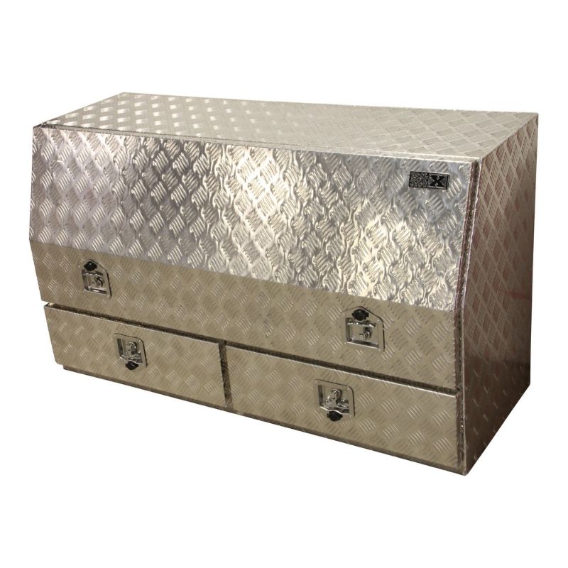 Skrinka s dvierkami a 2 zásuvkami na náradie z ryhovaného hliníka