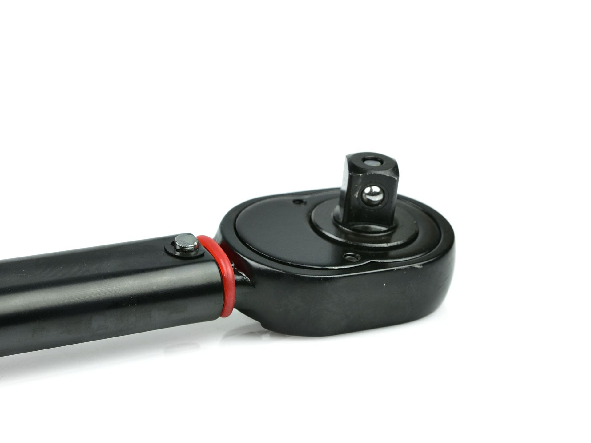 Momentový kľúč 1/2'' 28 - 210Nm so sadou nástrčných hlavíc s ochranou na hliníkové disky