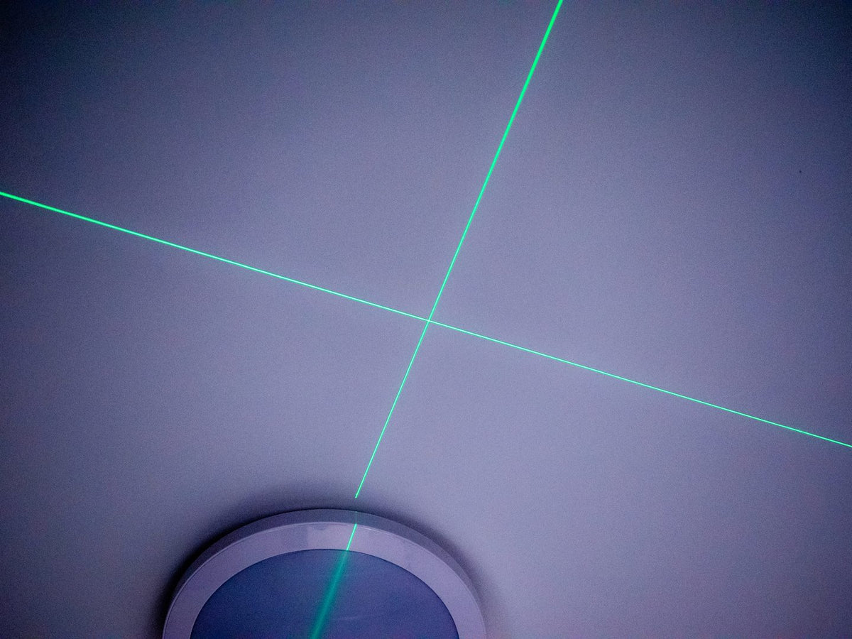 Laserová vodováha - krížový laser 360° 4D, s 2 akumulátormi, Geko