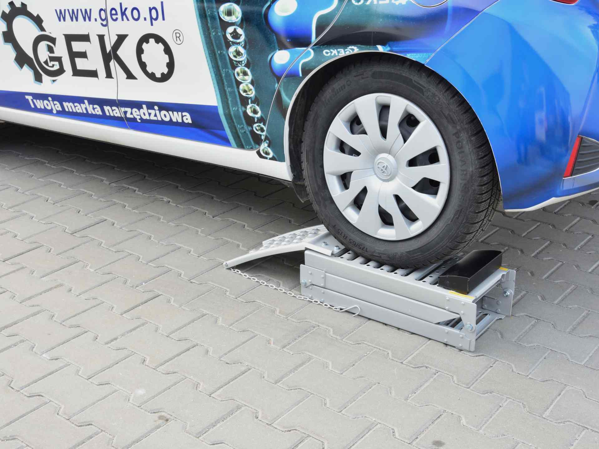 Nájazdové rampy, skladacie, sada 2ks, 2200kg