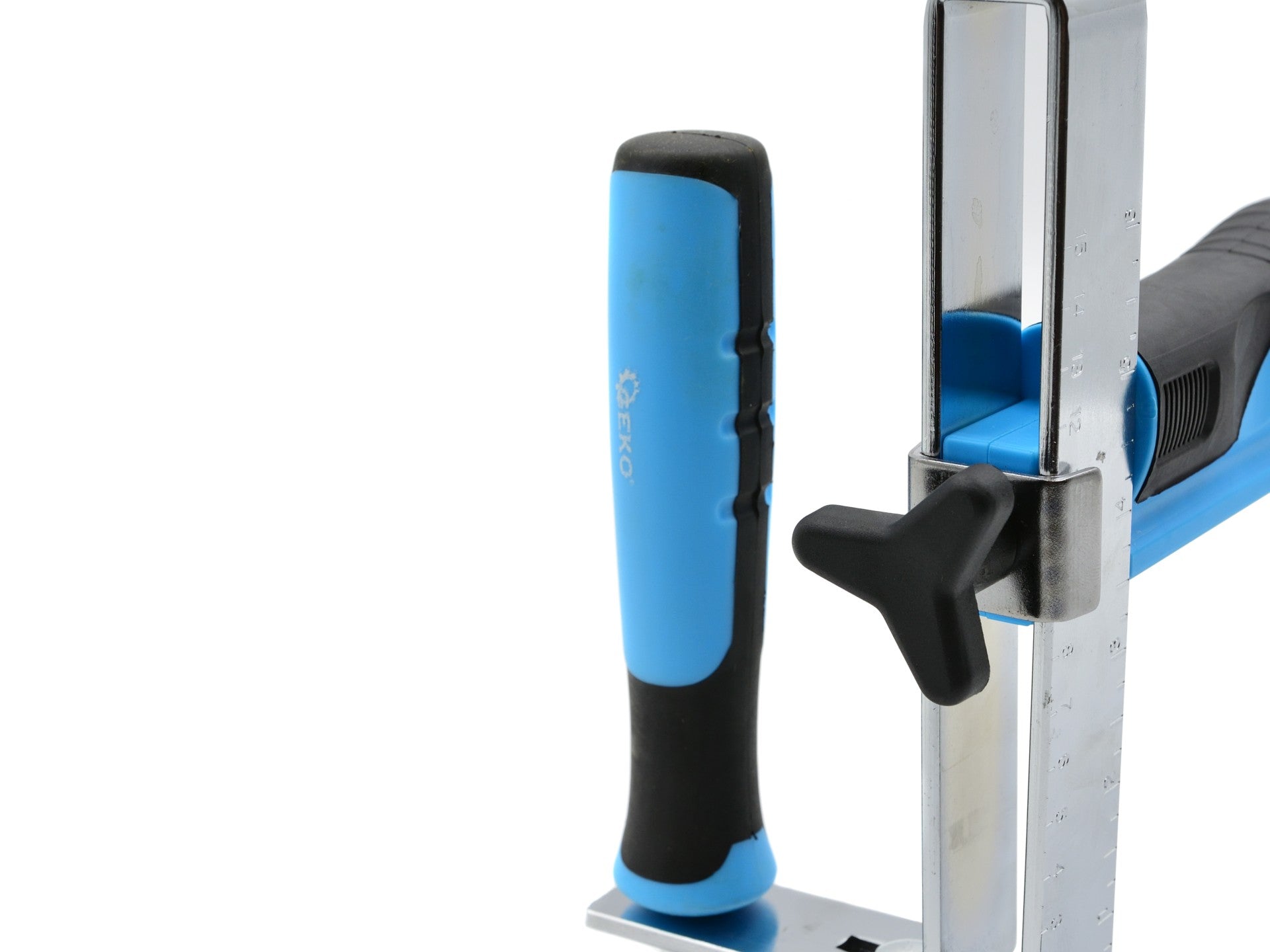 Zariadenie na obojstranné rezanie sadrokartónu 38 mm