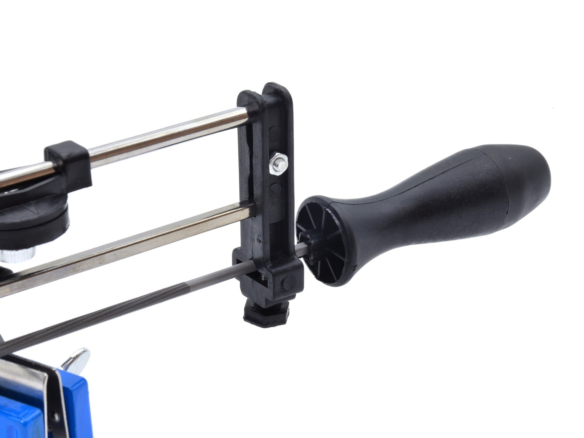 Zariadenie na brúsenie reťazí motorovej píly s uchytením na lištu