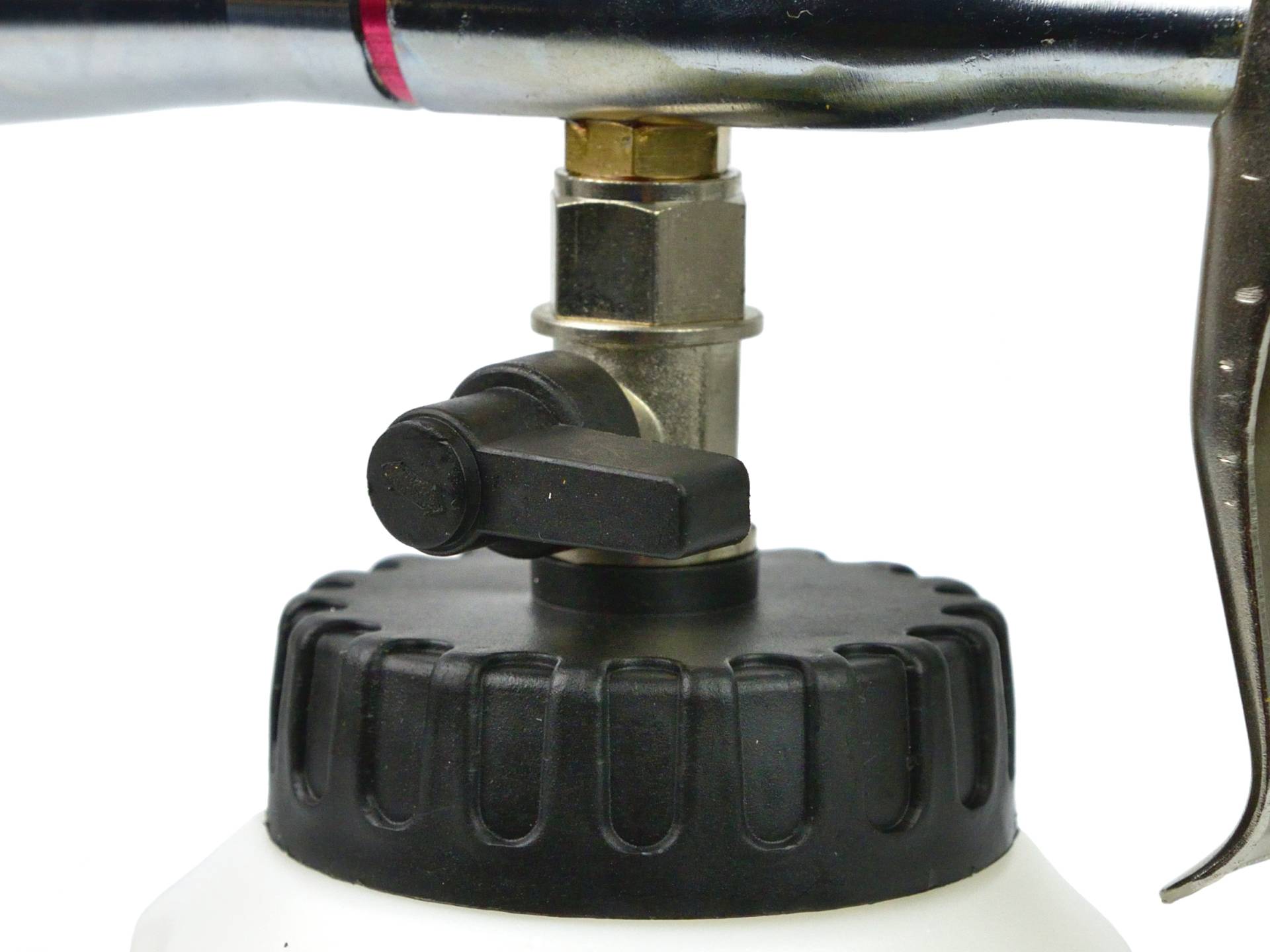 Pneumatická pištoľ s kefou na čistenie čalúnenia Tornador