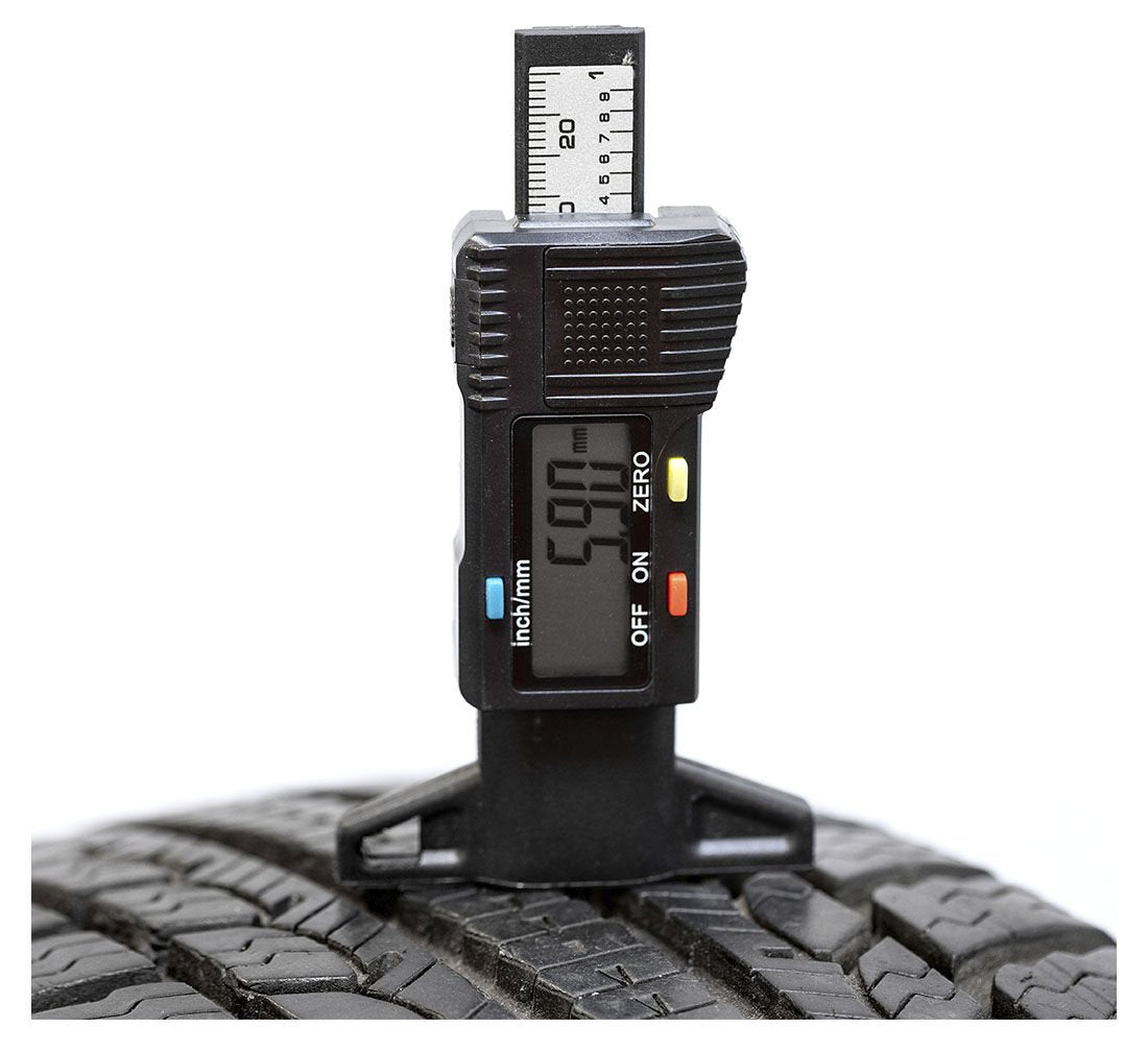 Digitálny posuvný hĺbkomer - merač dezénu