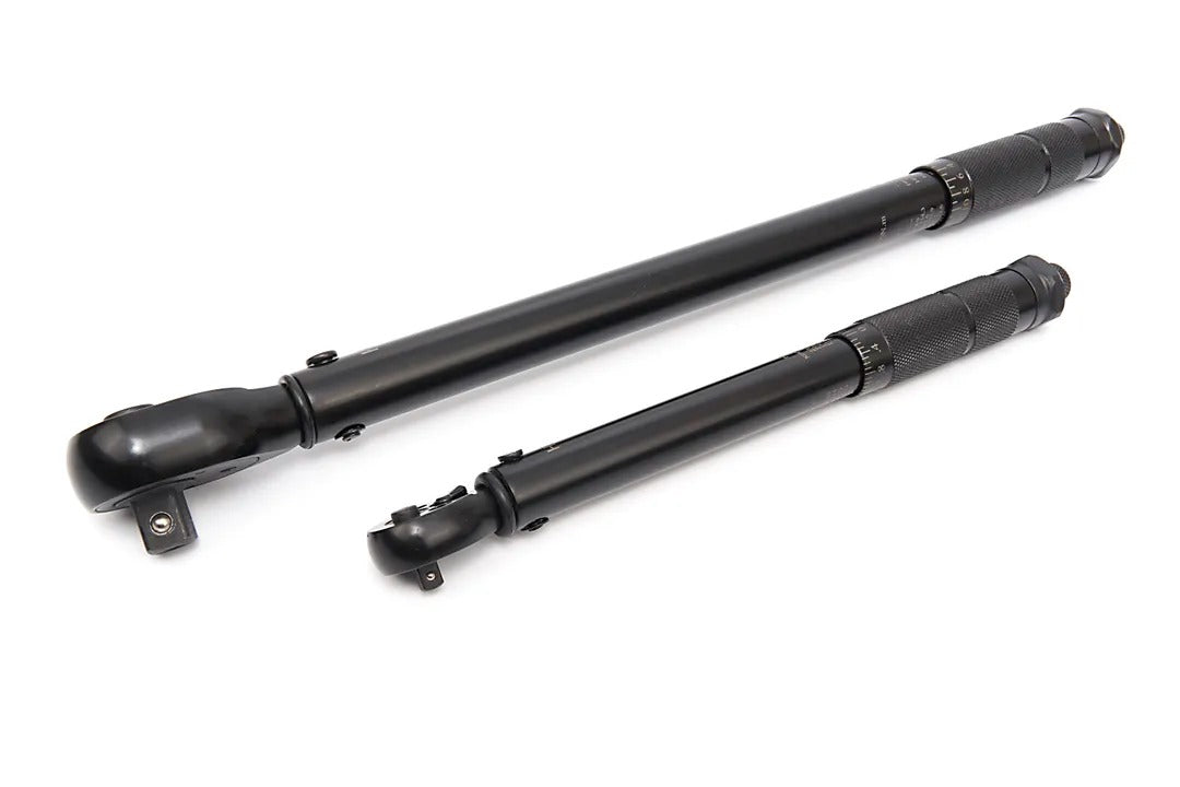 Sada momentových kľúčov HBM Holandsko 5ks, 1/4” (5 - 25Nm) a 1/2” (28 - 210Nm), s predĺžením 125mm a adaptérom