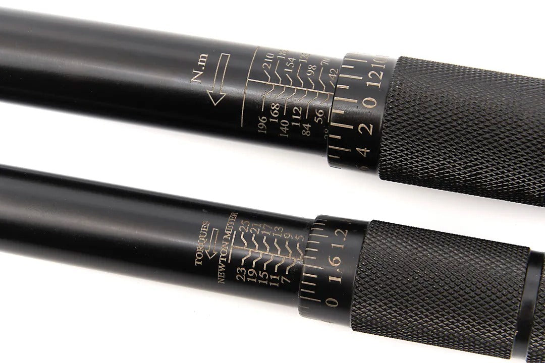 Sada momentových kľúčov HBM Holandsko 5ks, 1/4” (5 - 25Nm) a 1/2” (28 - 210Nm), s predĺžením 125mm a adaptérom