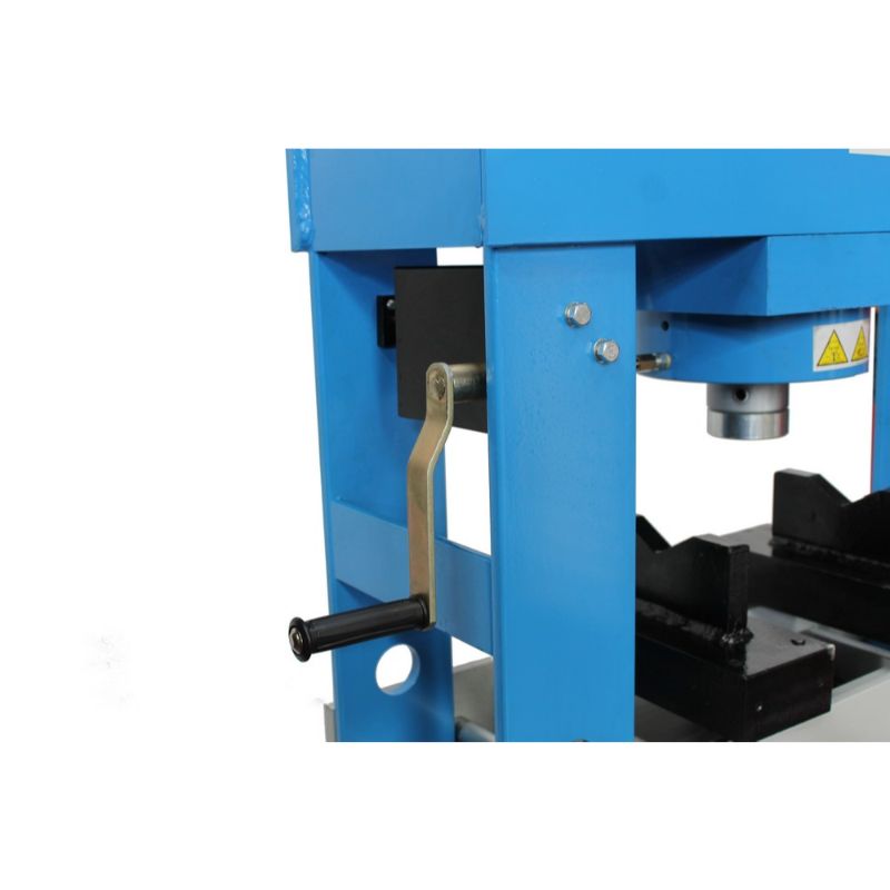 Elektrohydraulický lis 150t