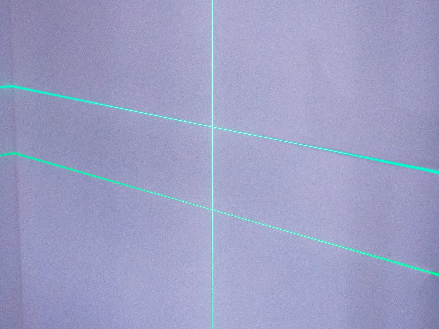 Laserová vodováha - krížový laser 360° 4D, s 2 akumulátormi, Geko