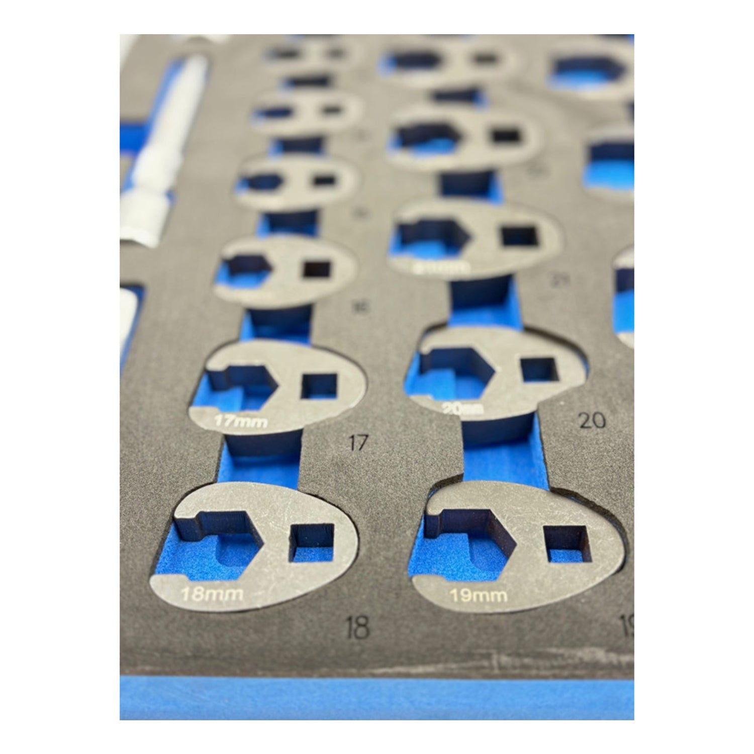 Penová vložka so sadou vidlicových nadstavcov kľúčov 32ks