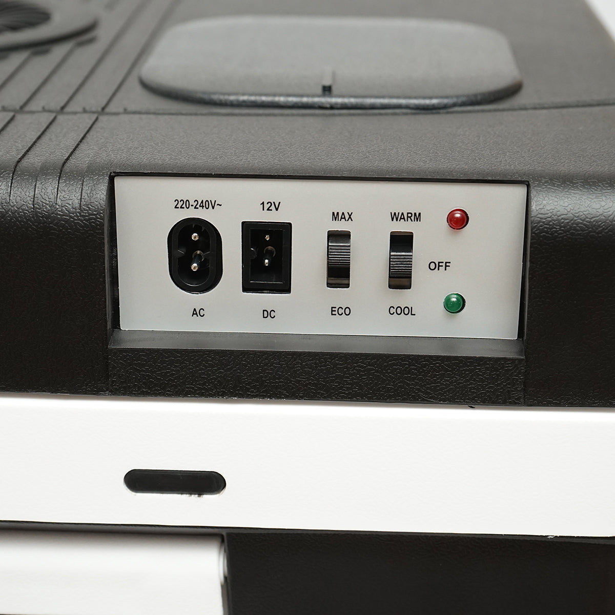 Chladiaci box - prenosná chladnička, objem 50l, 12V, 48W, s adaptérom na 220V Breckner Germany