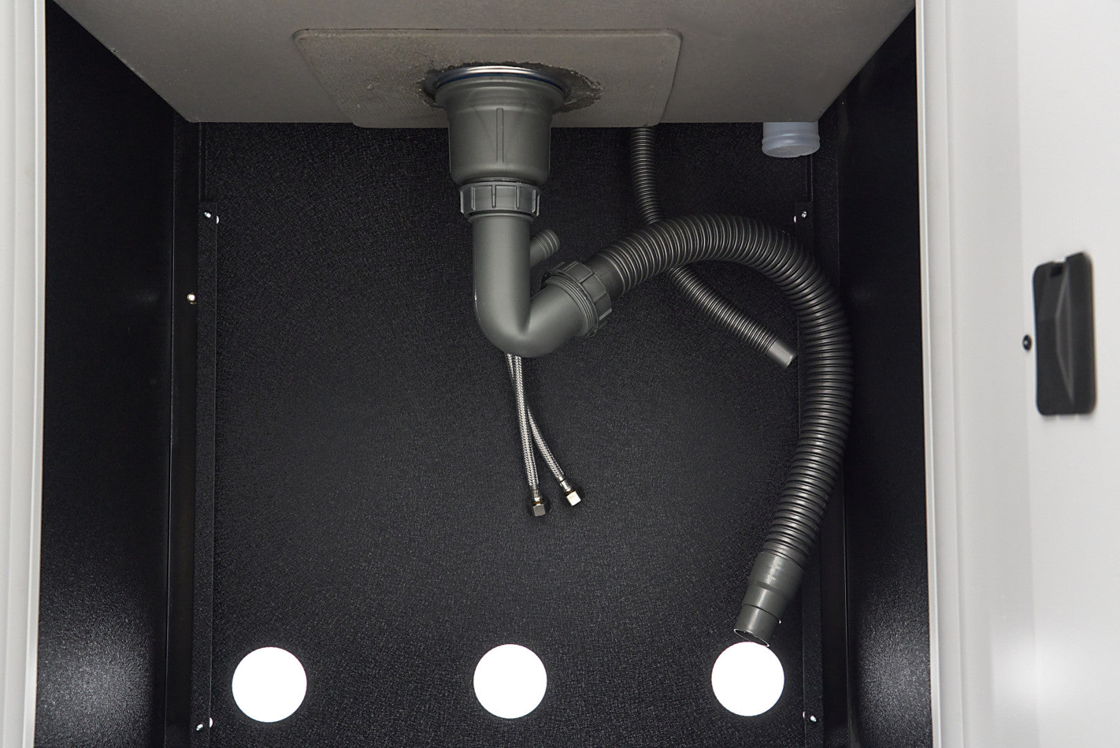 Dielenská skrinka s drezom HBM