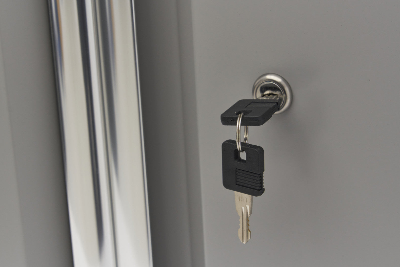 Dielenská skrinka s drezom HBM