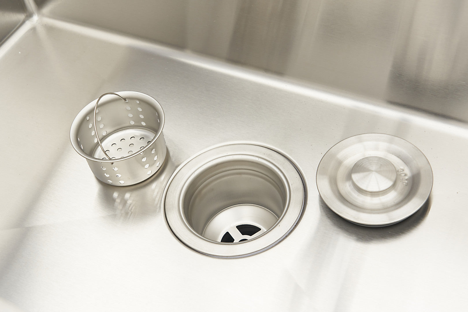 Dielenská skrinka s drezom HBM