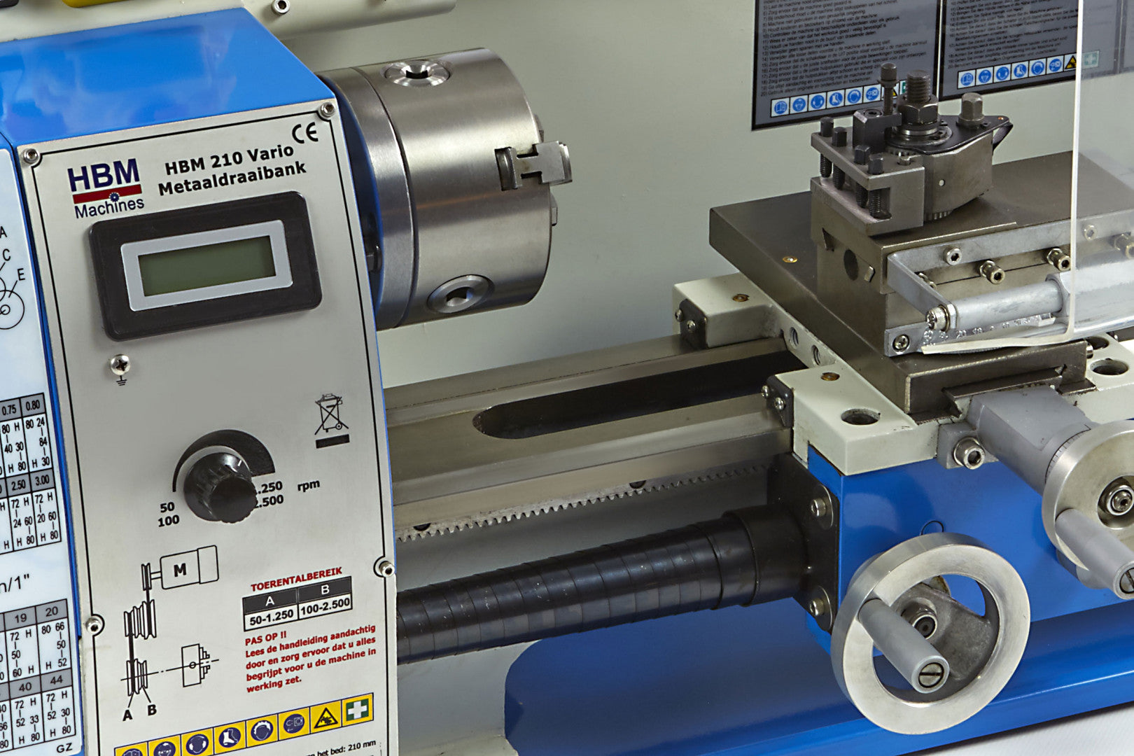 Variabilný kovový sústruh so systémom rýchlej výmeny držiakov 210 a0