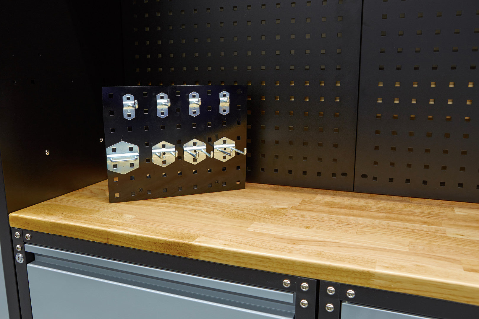 Zostava dielenského nábytku 16 dielov 400 × 230 × 46cm