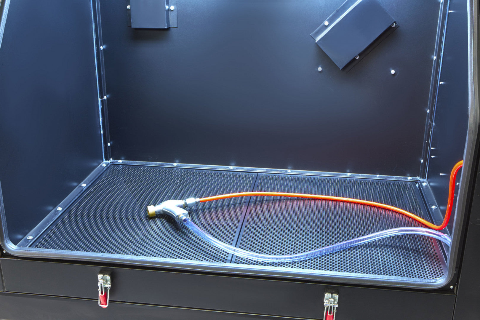 Pieskovacia kabína/box s odsávaním SBC990