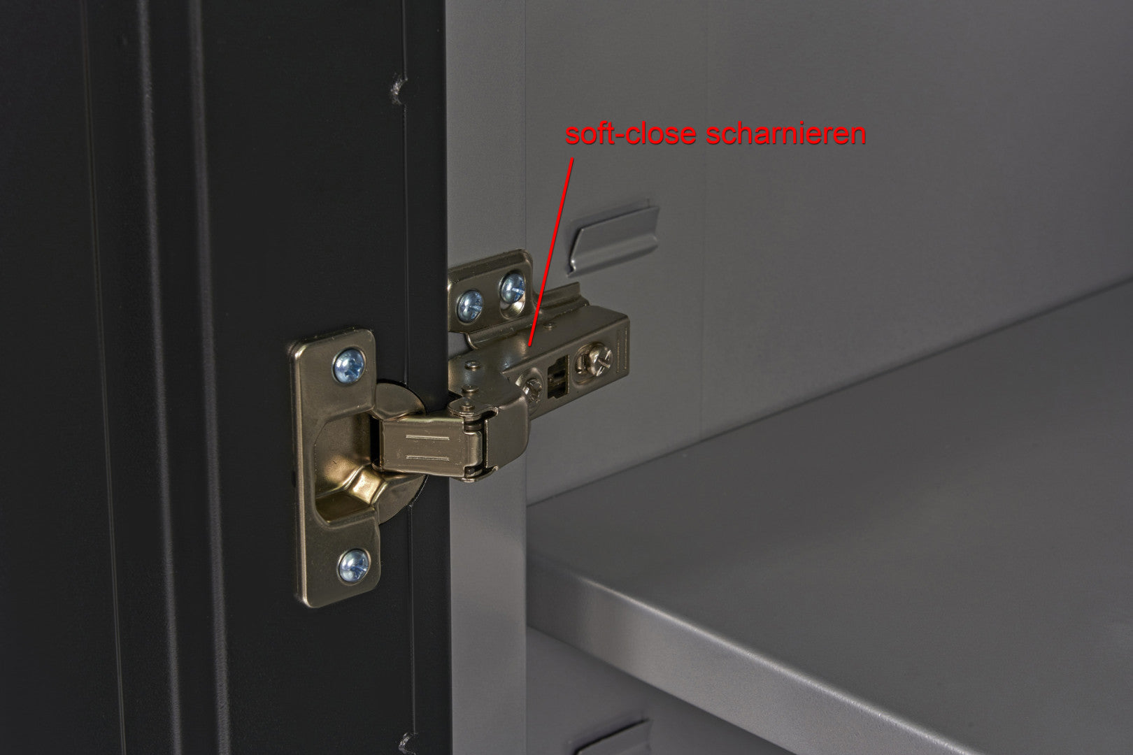 Základný dielenský korpus so 2 dverami pre servis