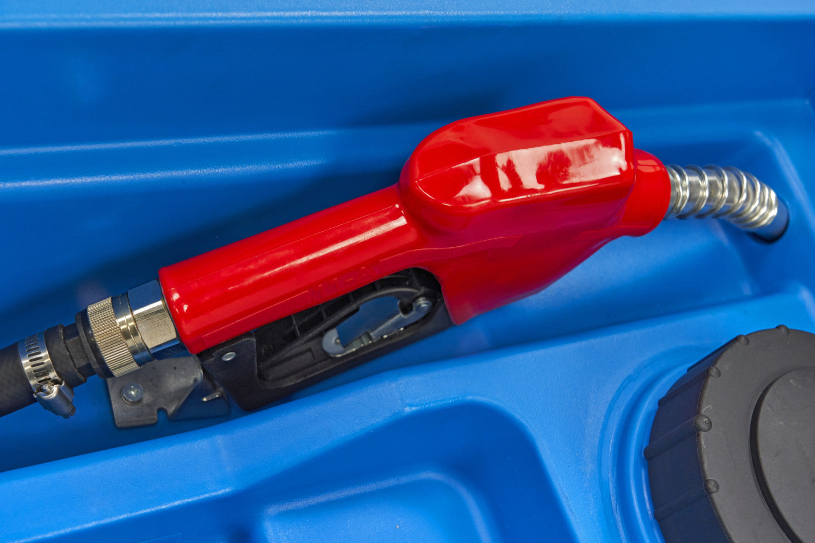 Mobilná čerpacia stanica na čerpanie nafty 12V s nádržou 200l HBM