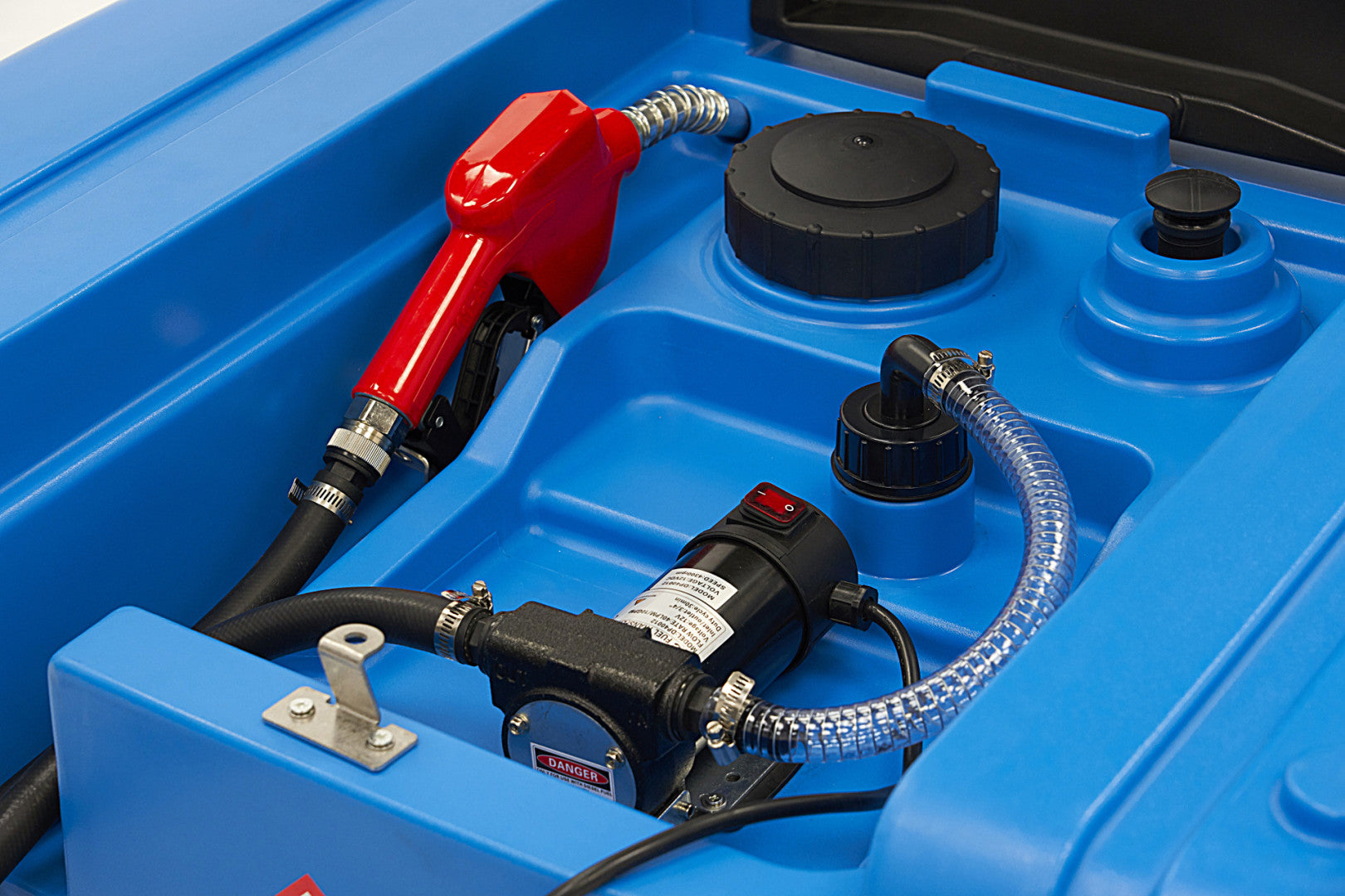 Mobilná čerpacia stanica na čerpanie nafty 12V s nádržou 200l HBM