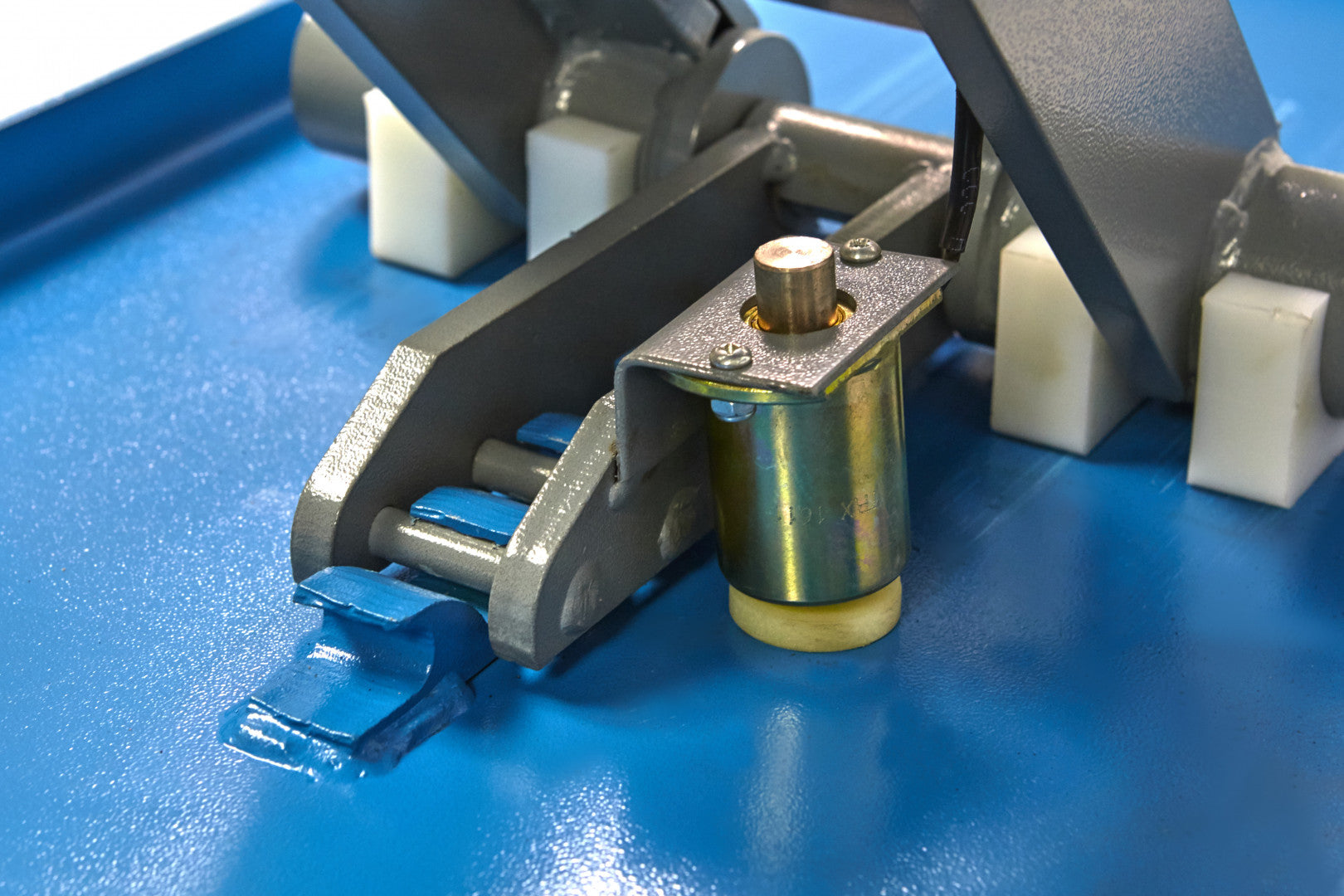 Nožnicový zdvihák 220V 3t HBM + olej zdarma