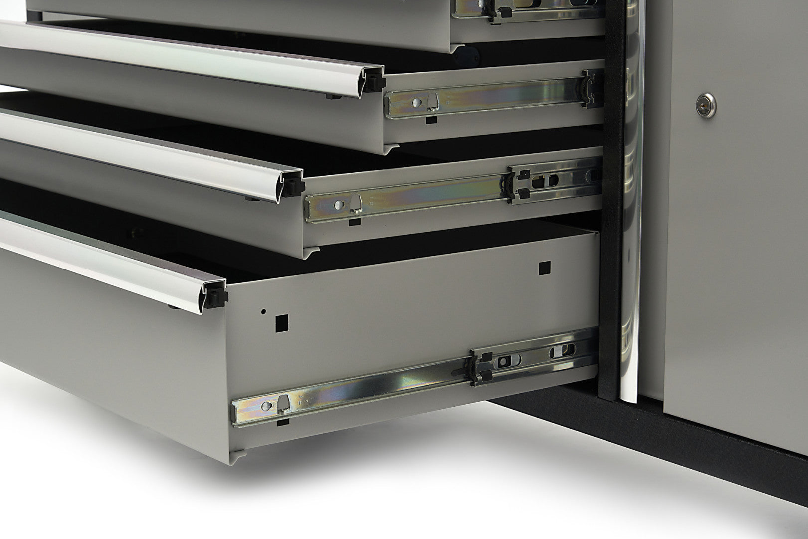 Profesionálny pracovný stôl, pojazdný, s 18 zásuvkami, 168cm, masívna drevená doska, zásuvka 220V / USB, HBM