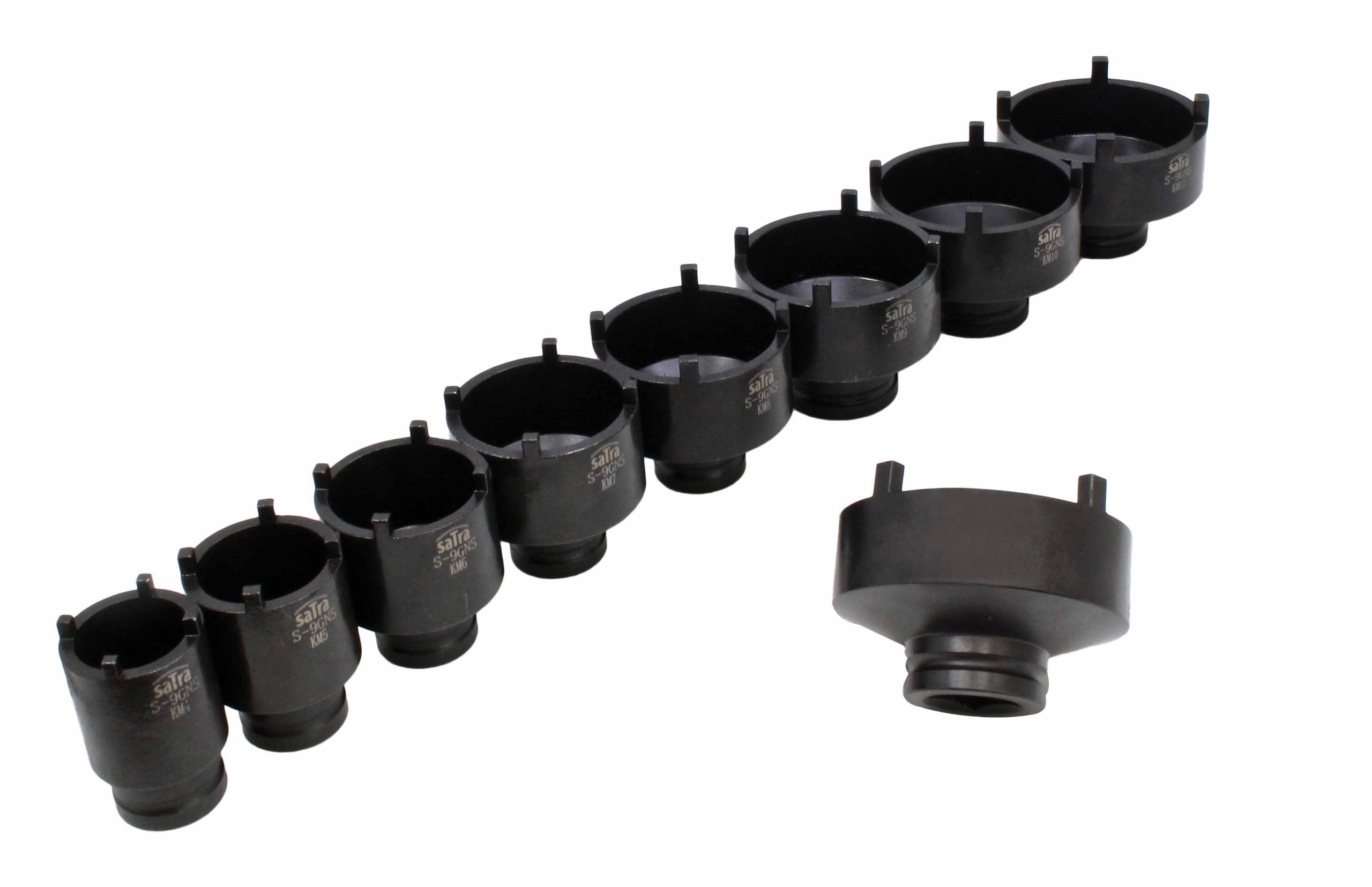 Sada nástrčiek so 4 kolíkmi na drážkované matice, 9 kusov