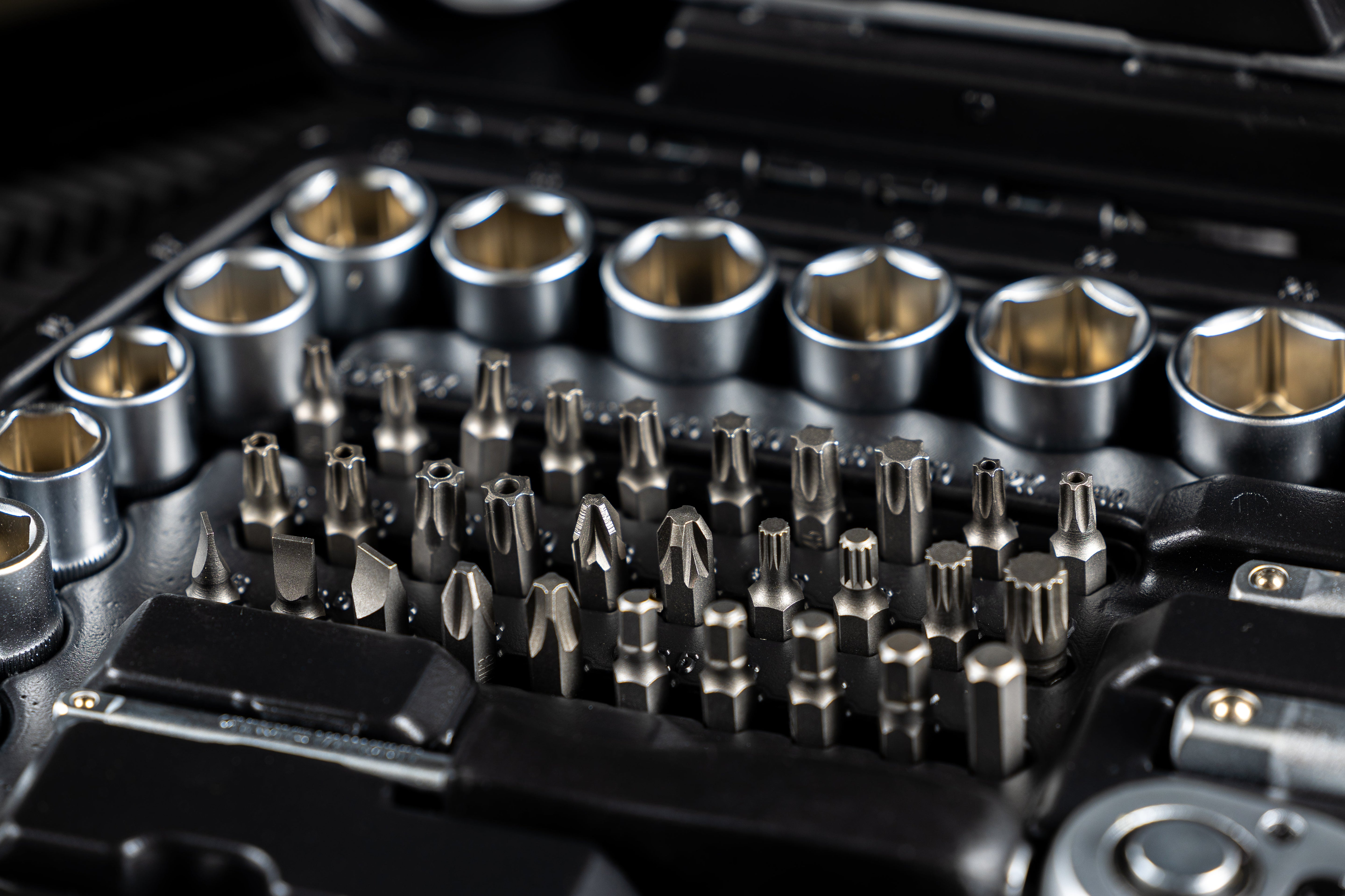 Profesionálna sada náradia s nástrčnými kľúčmi a račňami 1/2'' 3/8'' 1/4'', 216ks HBM Holandsko