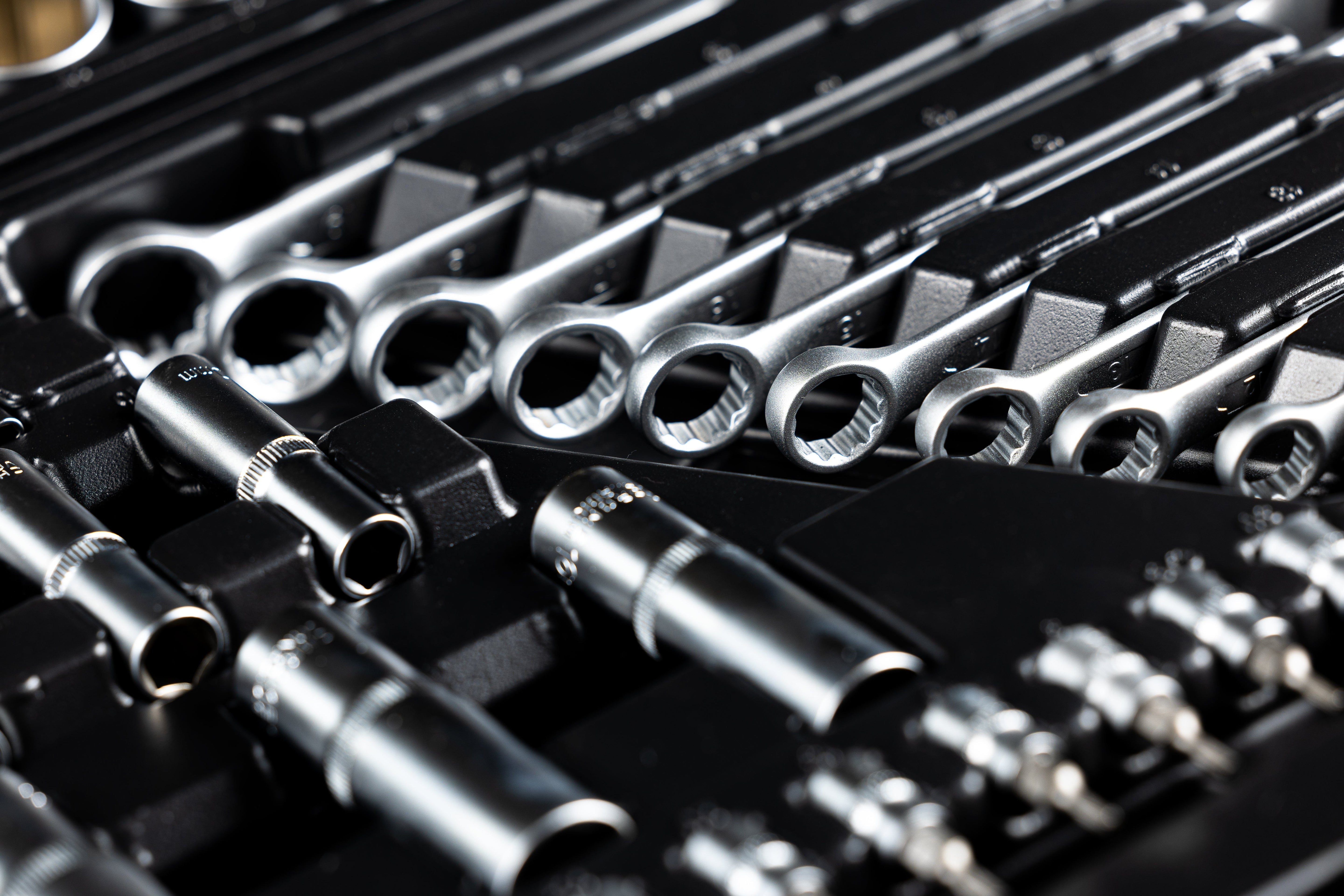 Profesionálna sada náradia s nástrčnými kľúčmi a račňami 1/2'' 3/8'' 1/4'', 216ks HBM Holandsko