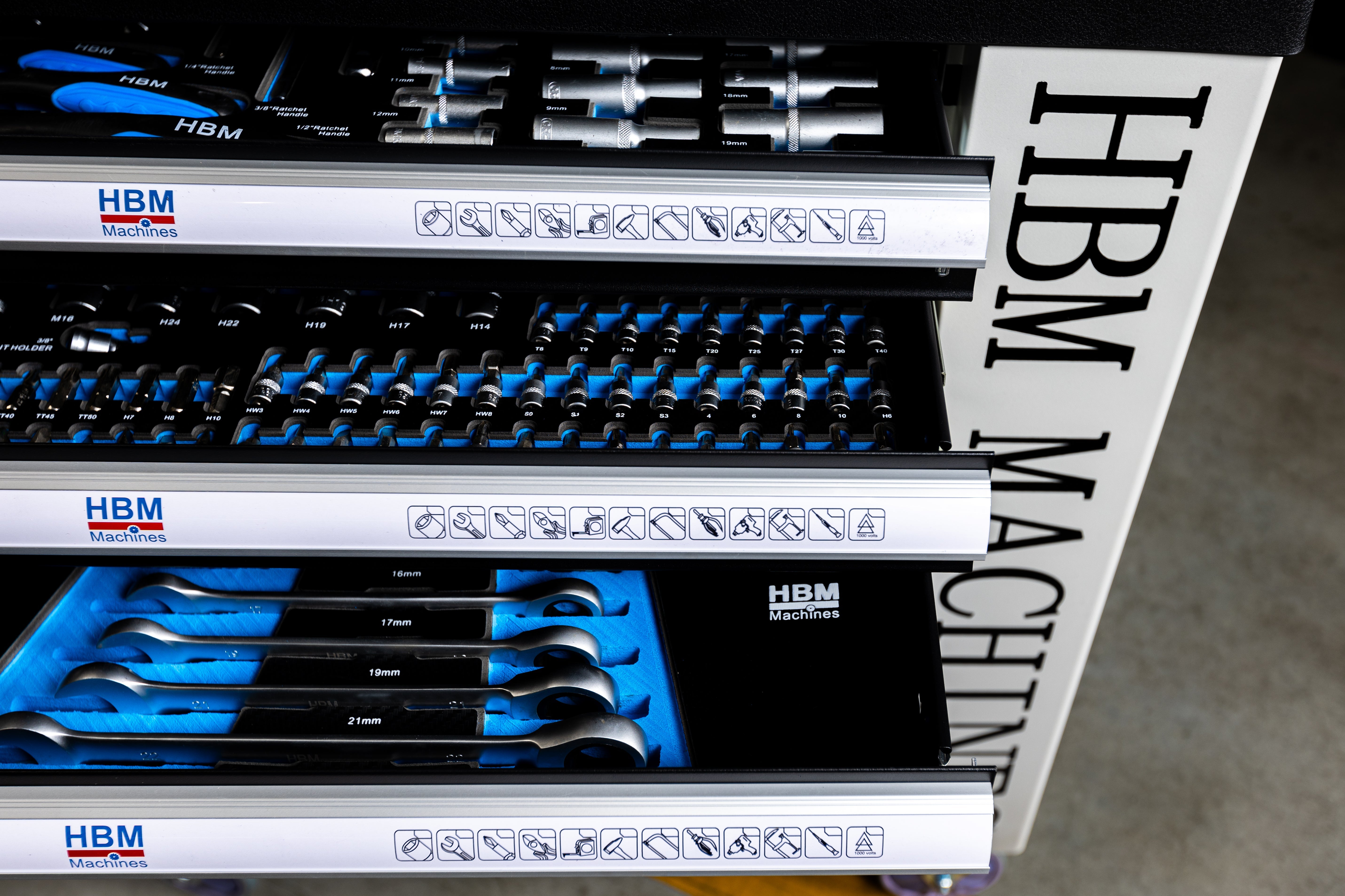 Profesionálna skrinka - dielenský vozík s náradím, so 7 zásuvkami, 245ks náradia, 6 vložiek carbon - HBM Holandsko, premium