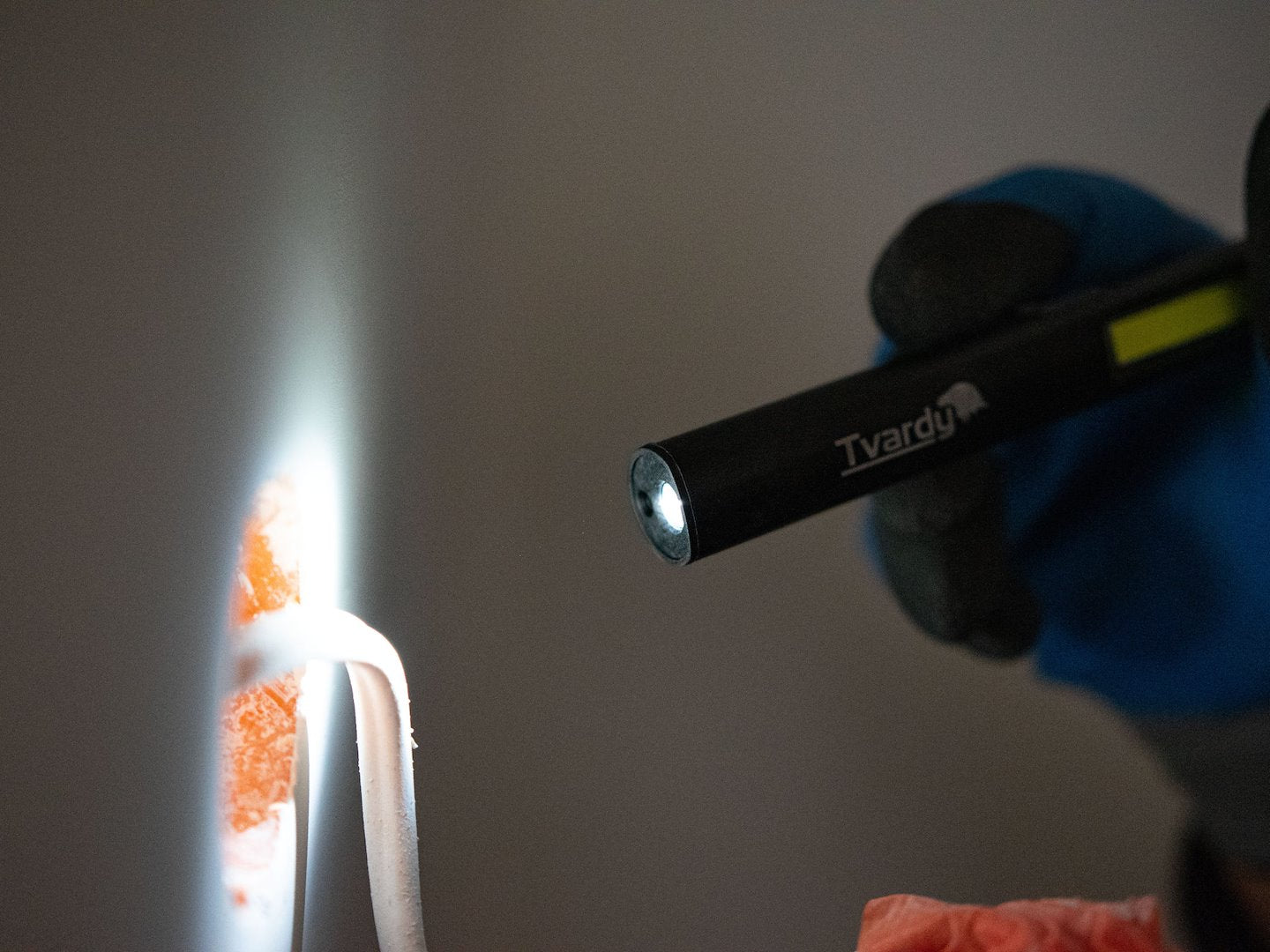 Dielenská pracovná LED COB lampa s laserom, UV svetlom a magnetom, nabíjateľná, 5W, 800mAh, 400lm