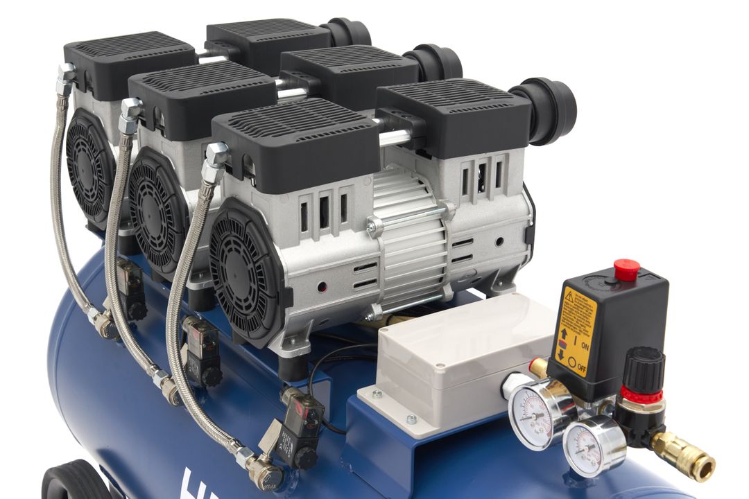 Tichý bezolejový kompresor s nízkou hlučnosťou 90l HBM Machines